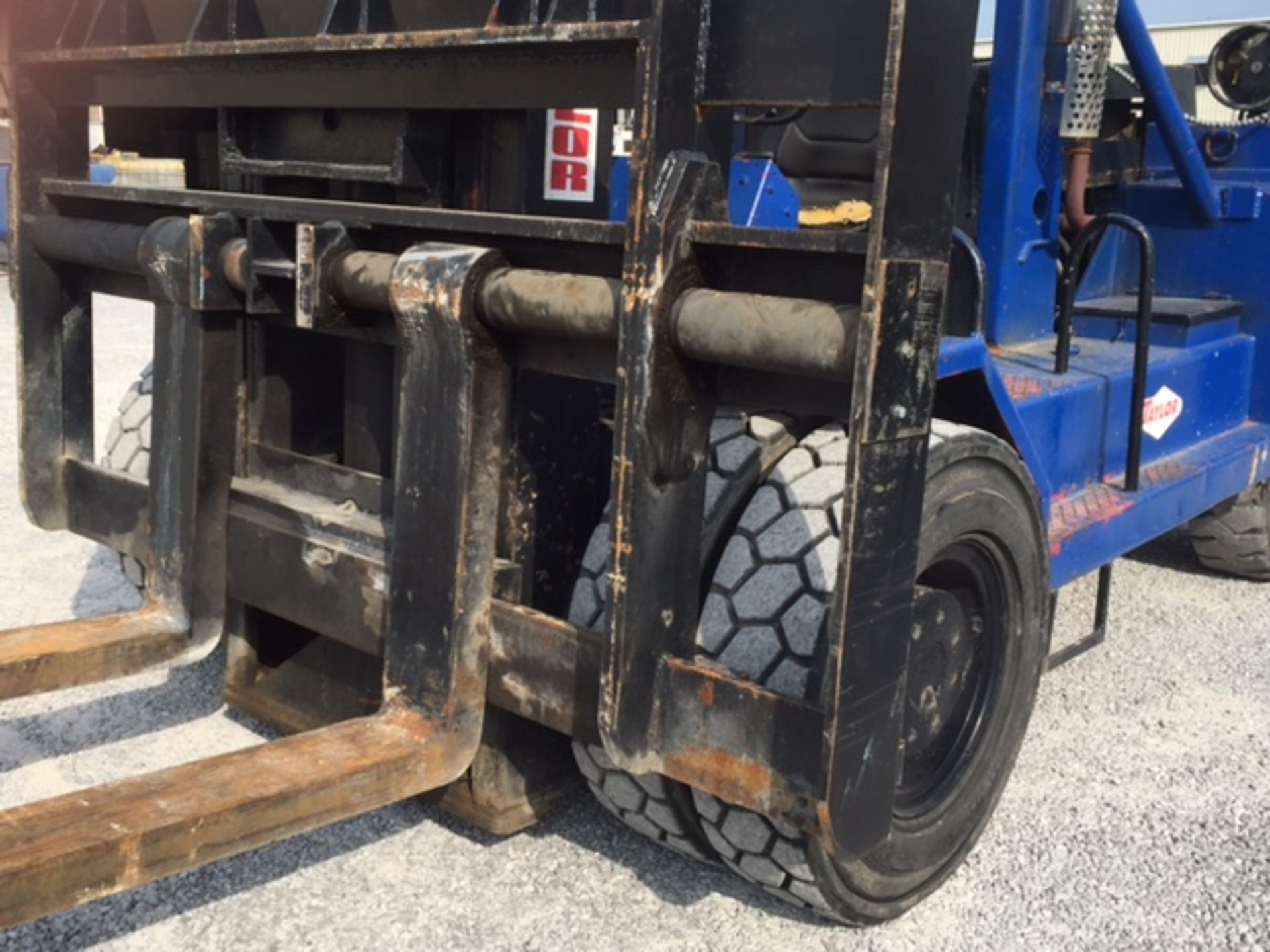 Taylor 40,000LB Forklift, LP Gas, 9' Lift, Cushion Tire, 351 Cleveland Ford Engine - Image 4 of 6