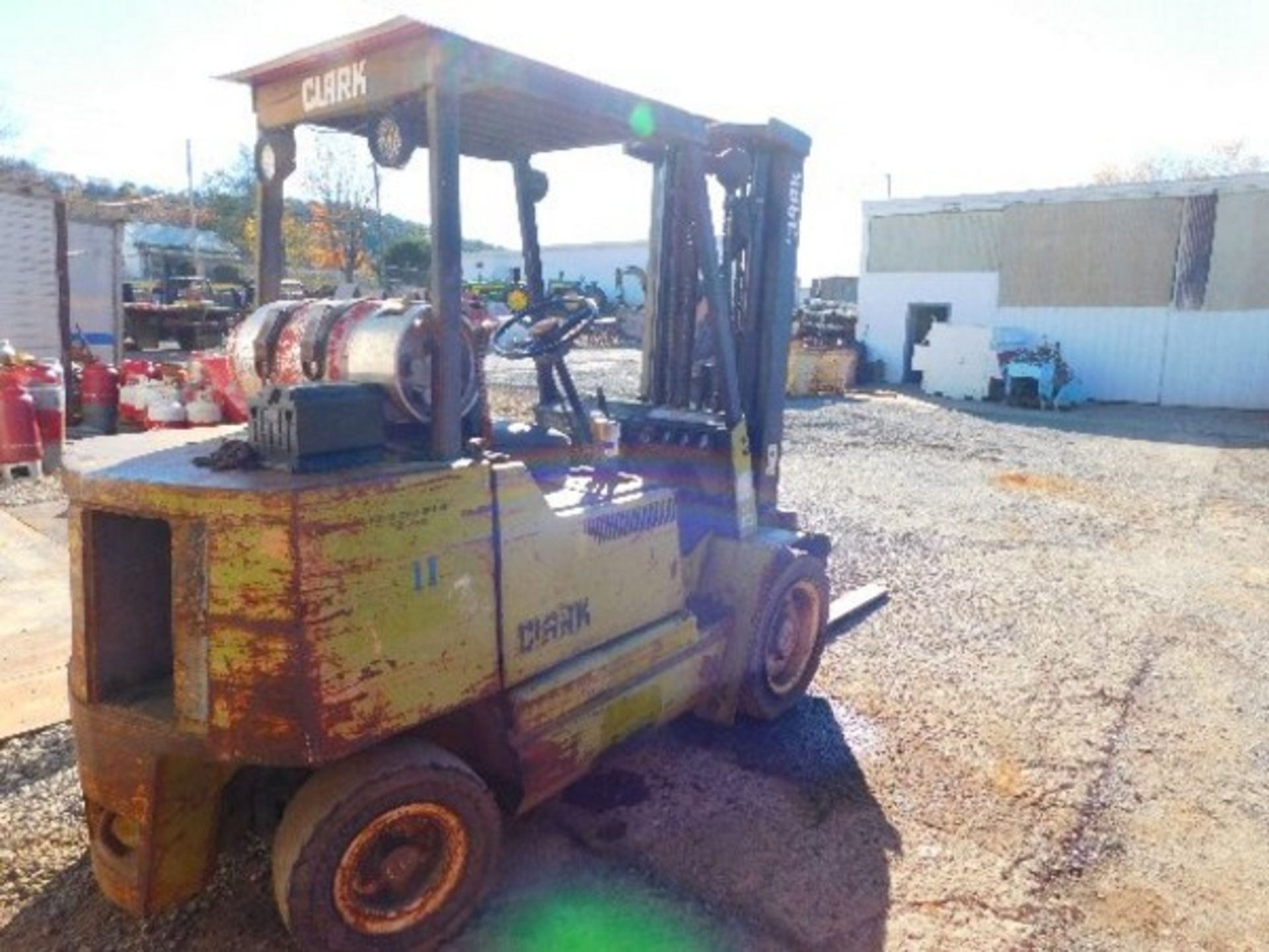 Clarke Forklift Mdl GPS30MC, 5450LB, Cushion Tire, LP Gas, 123" Lift, 9481Hrs, s/n GP138MC-0041- - Image 2 of 3