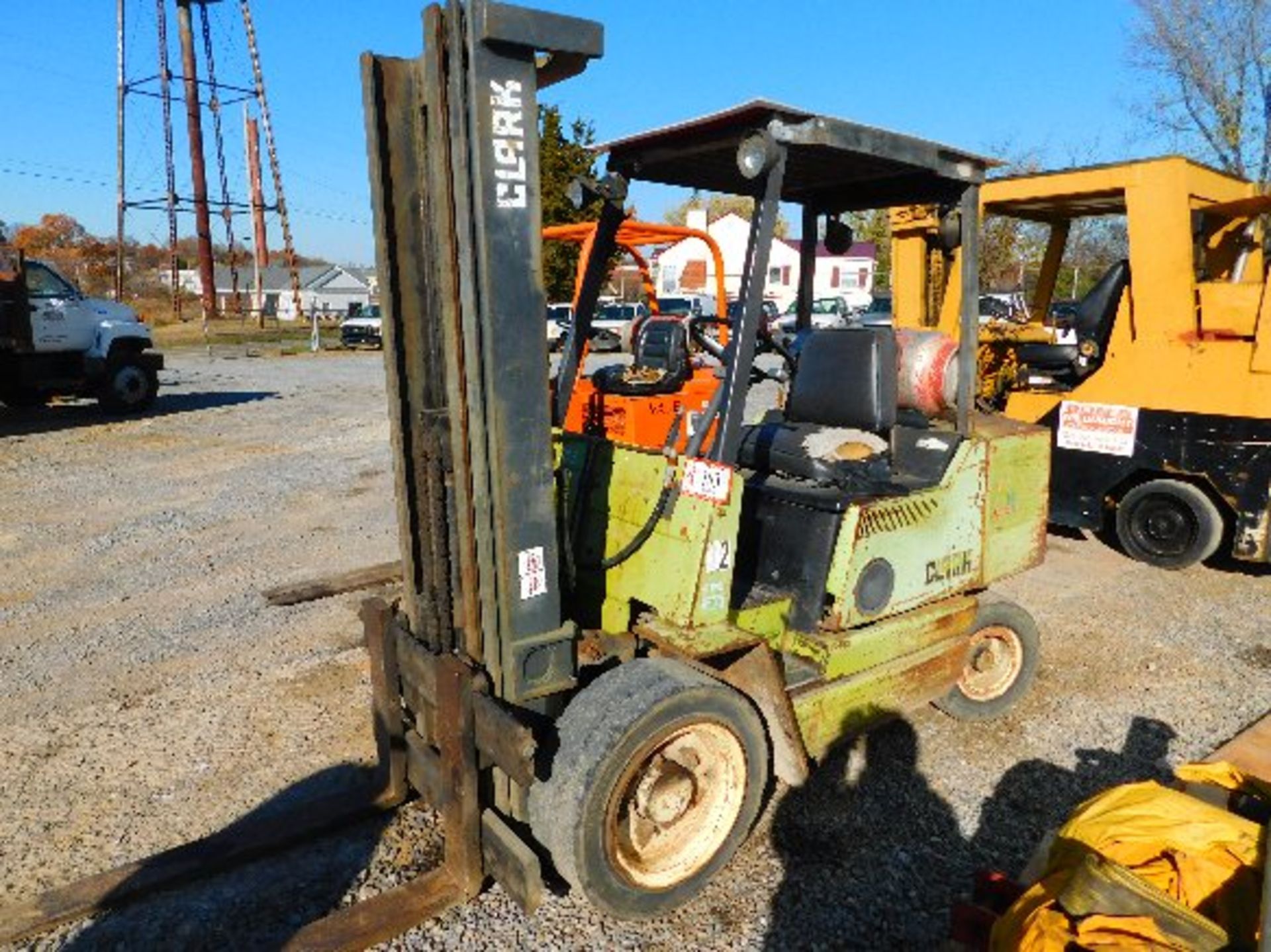 Clarke Forklift Mdl GPS30MC, 5450LB, Cushion Tire, LP Gas, 123" Lift, 9481Hrs, s/n GP138MC-0041-