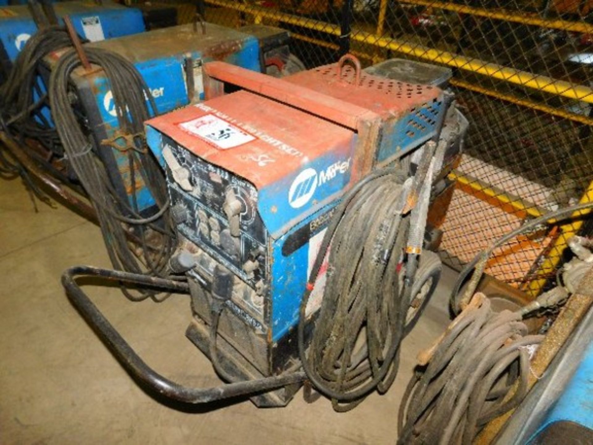 Miller Bobcat 225G, 225 AMP -8,000 Watt Generator/Welder, W/Gas Engine - Image 2 of 3