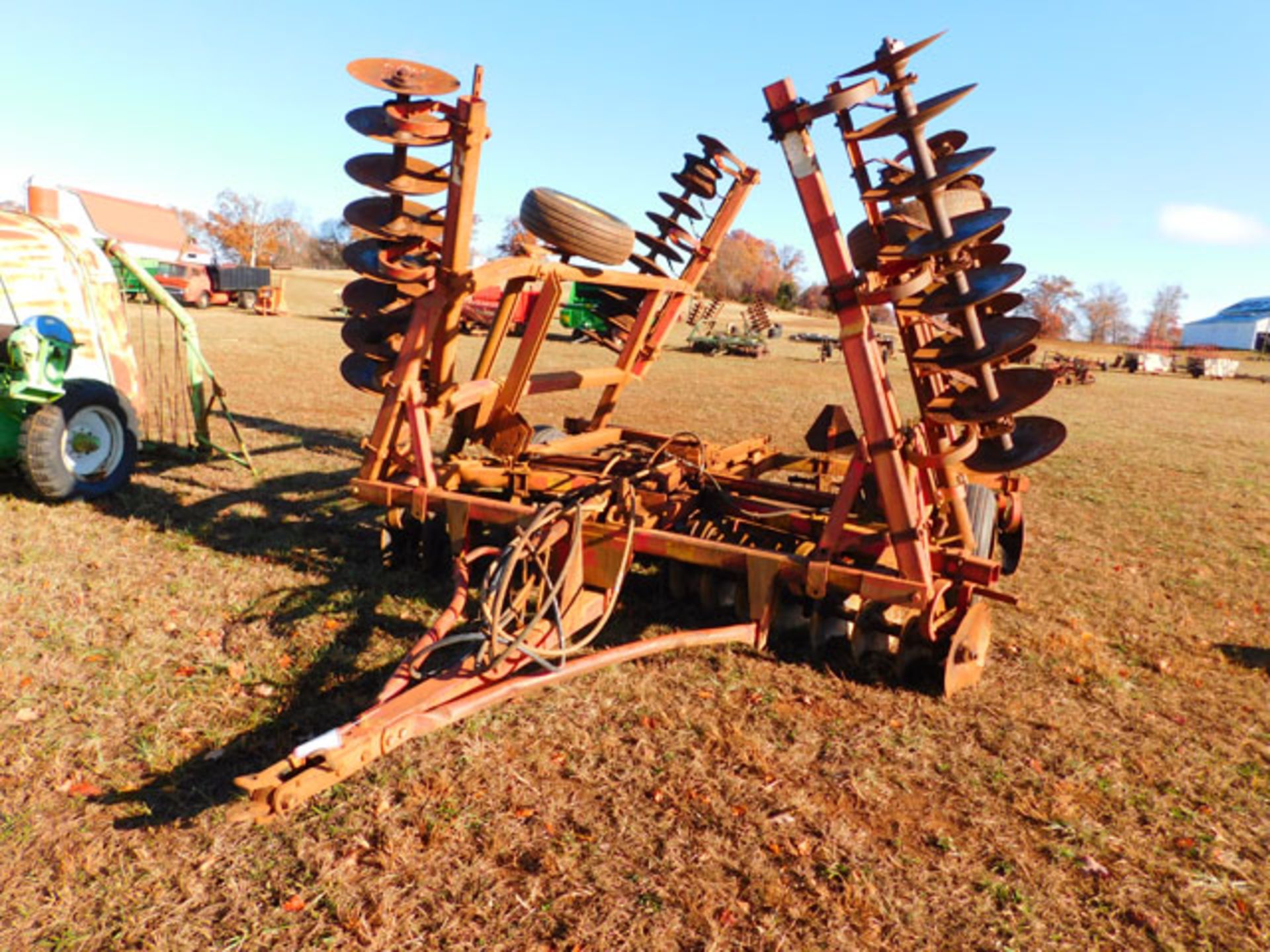 Massey Ferguson 820 Hydraulic Operated Disc, 20 ft.