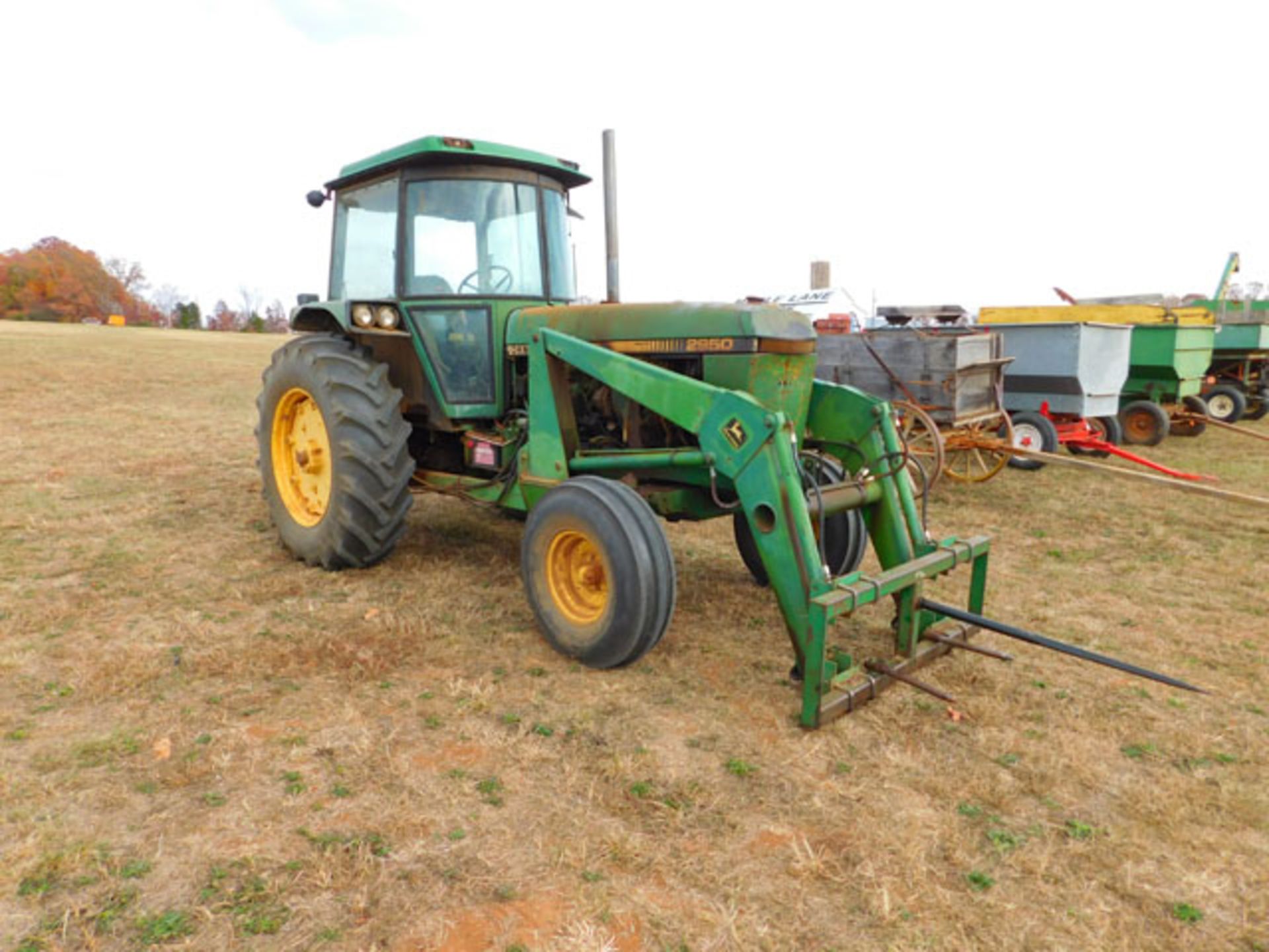 John Deere 2950 Tractor 2WD, Cab Kit, 2-remotes, PTO, w/ front end loader, 1,770 hrs. - Image 2 of 4