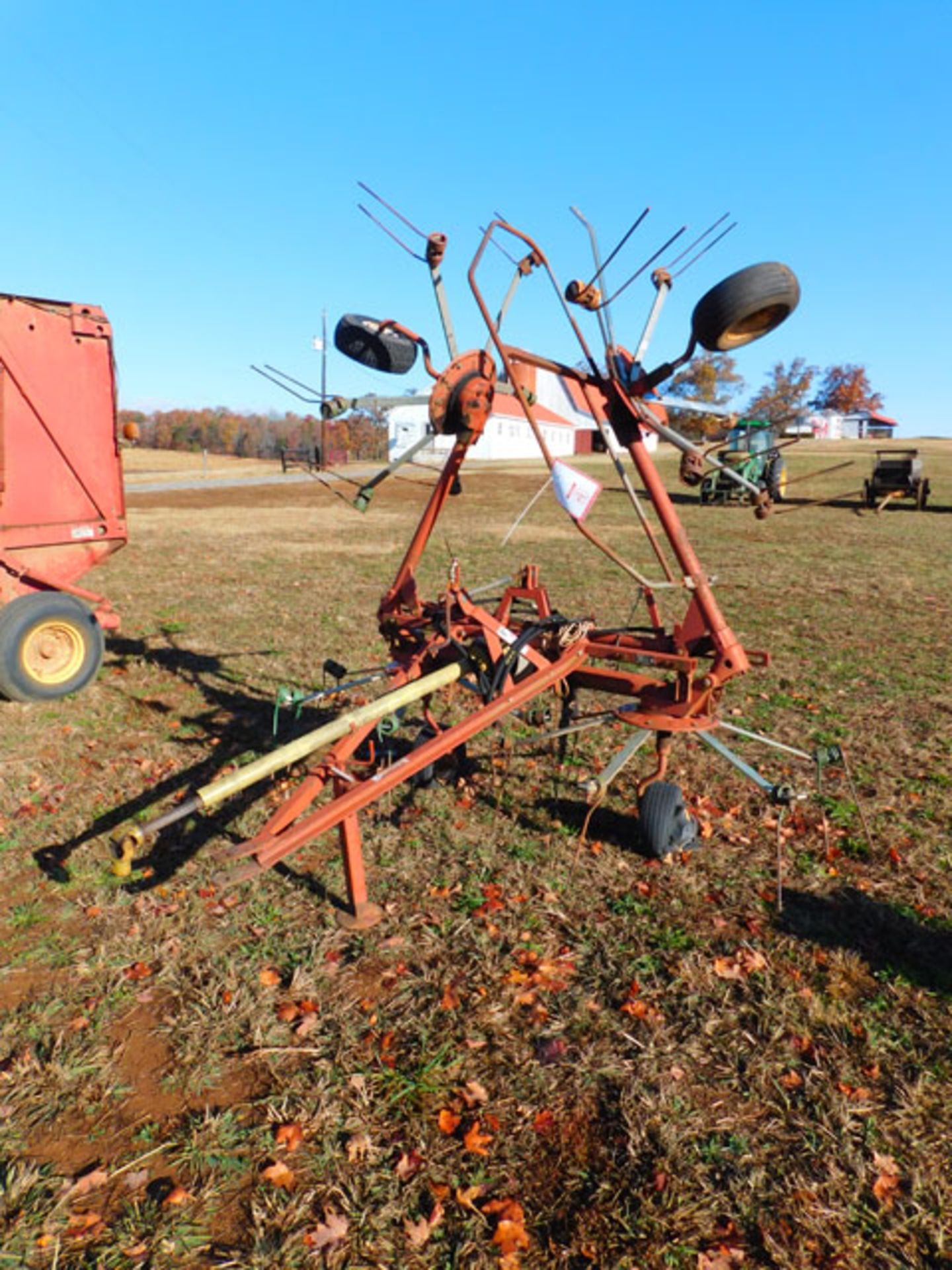 Hesston 3717 Hay Tedder, 17'