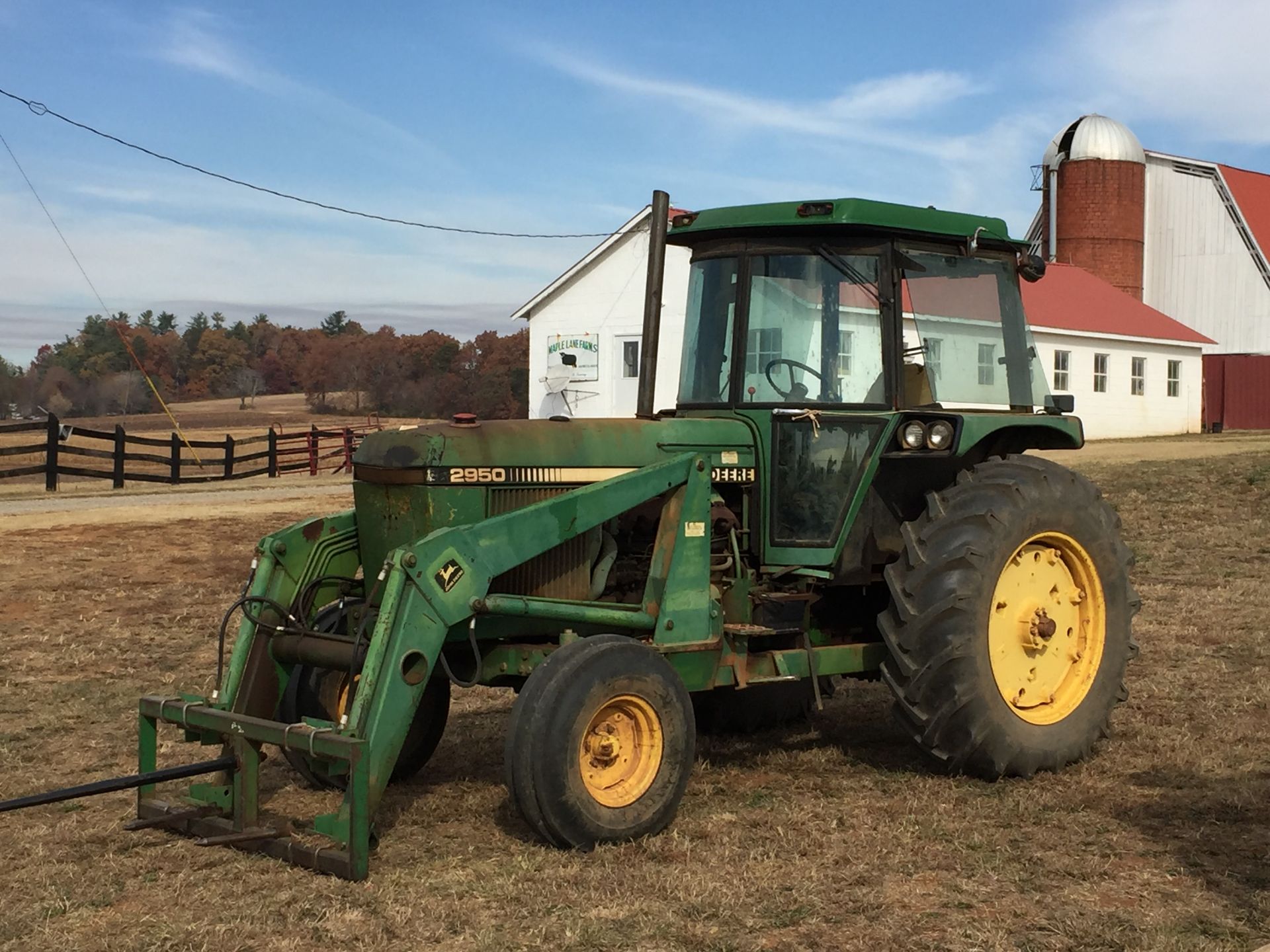 John Deere 2950 Tractor 2WD, Cab Kit, 2-remotes, PTO, w/ front end loader, 1,770 hrs. - Image 4 of 4