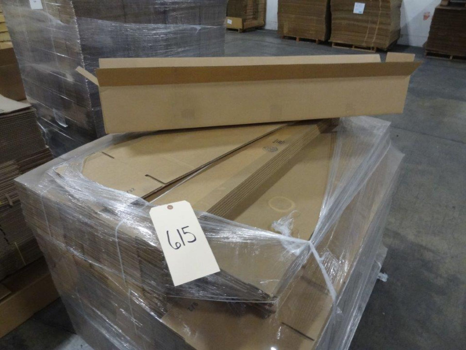 Pallet of New 48" x 6" x 6" U-Line Boxes, U-Line Model#: S-4940 (single wall) - Bild 2 aus 3