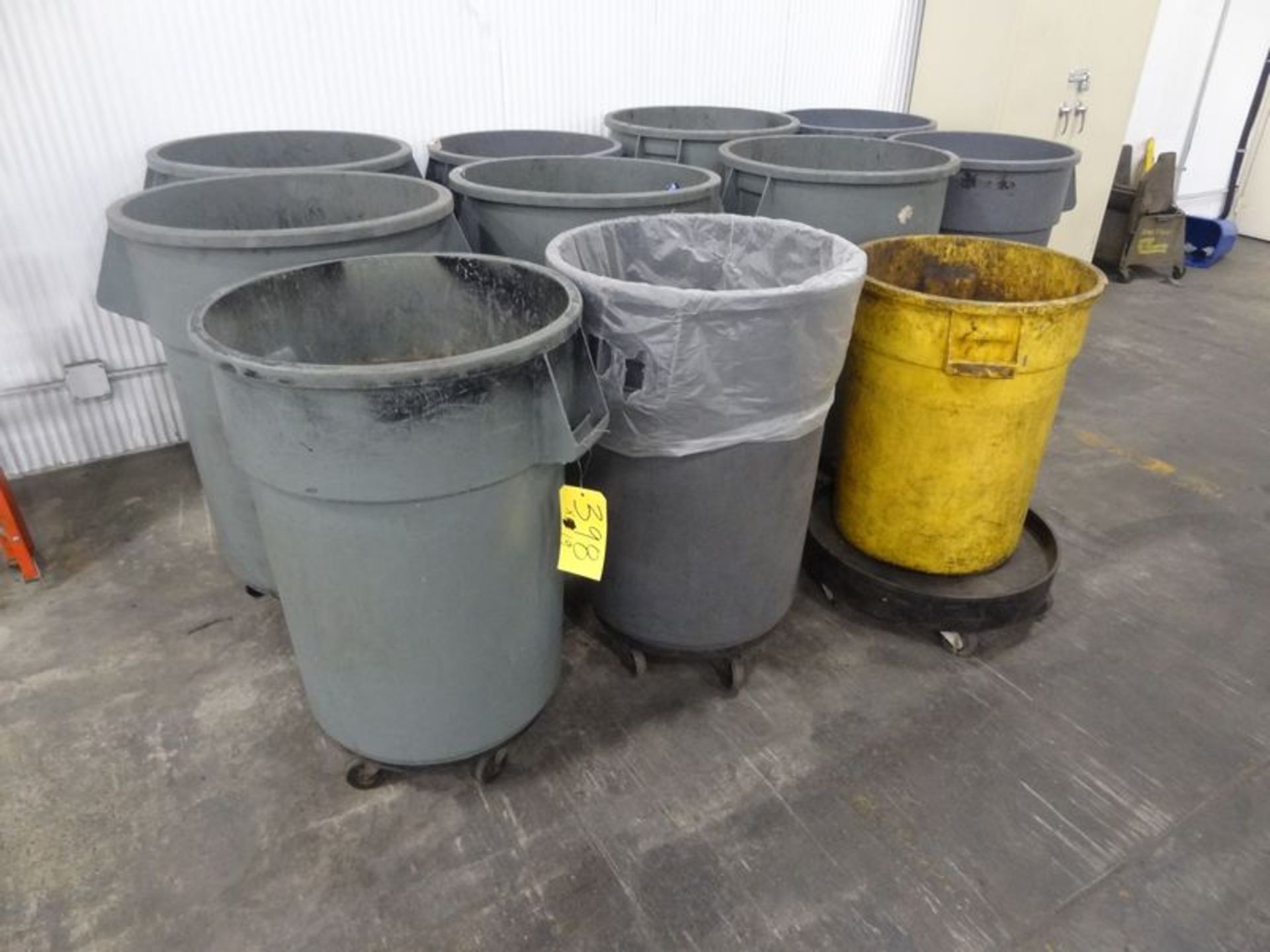 Waste Basket on Casters