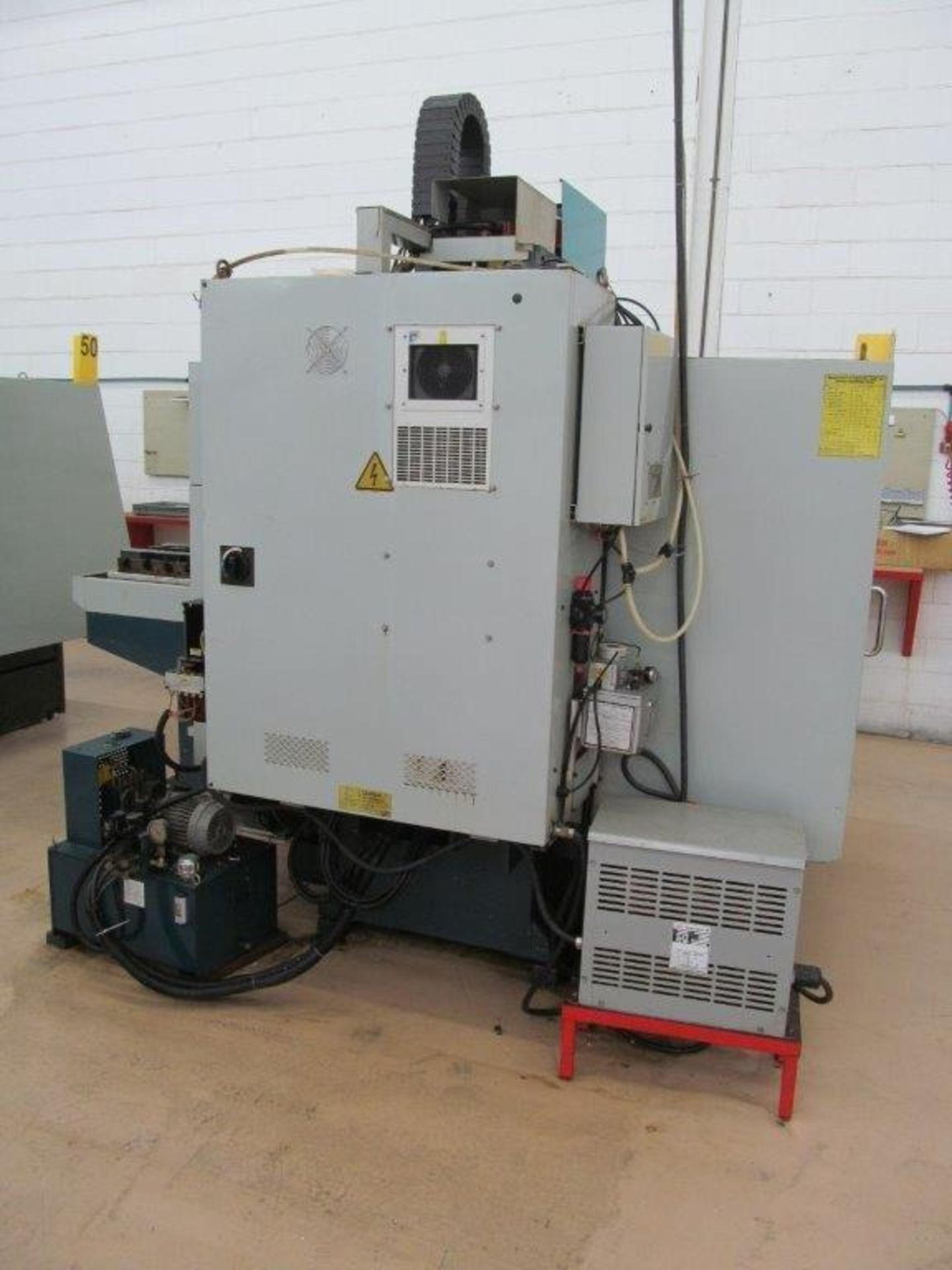 FEELER FV-800 APC FANUC 18M CNC CONTROL - Image 5 of 11