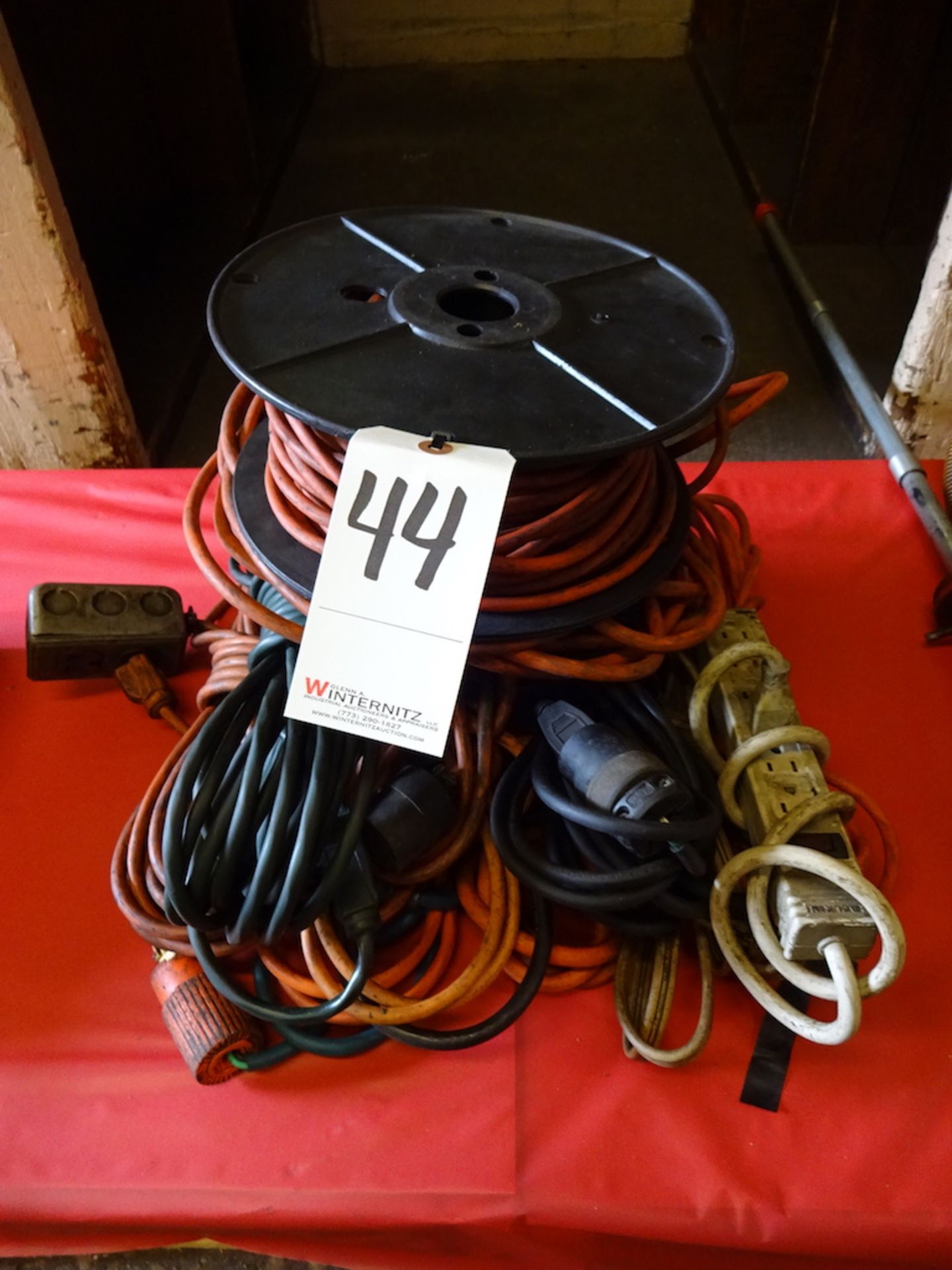 LOT: ASSORTED EXTENSION CORDS