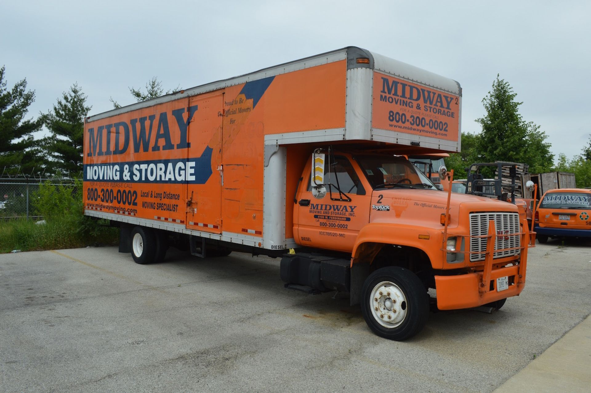 1991 GMC TOP KICK SINGLE AXLE DIESEL MOVING VAN: VIN NO. 1GDG6H1J2MJ510722; 159,138 Miles; 5-Speed - Image 2 of 6