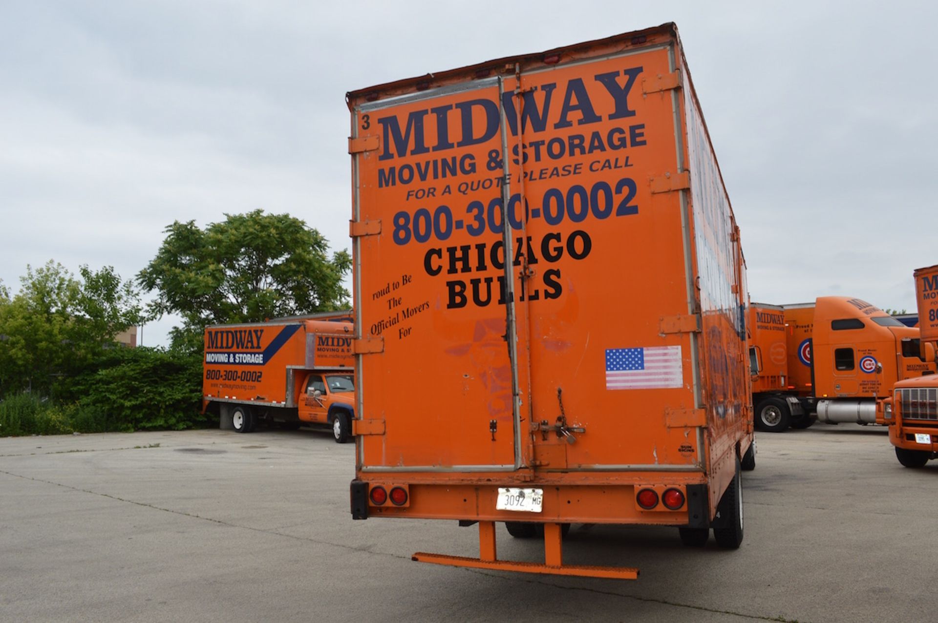 1991 GMC TOP KICK SINGLE AXLE GAS MOVING VAN: VIN NO. 1GDL7HIP7MJ500199; 118,419 Miles; Side - Image 3 of 6