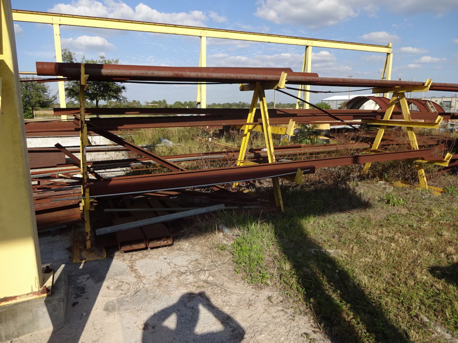 LOT: ASSORTED STEEL MATERIAL CANTILEVER RACK & ON THE FLOOR