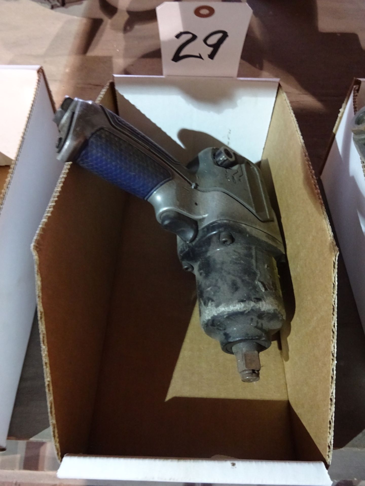 PNEUMATIC IMPACT WRENCH