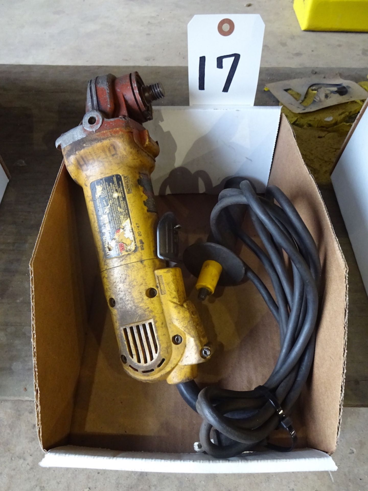 DEWALT MODEL D28402N 4-1/2"ANGLE GRINDER; 120V; 50/60 Hz; 11,000 RPM