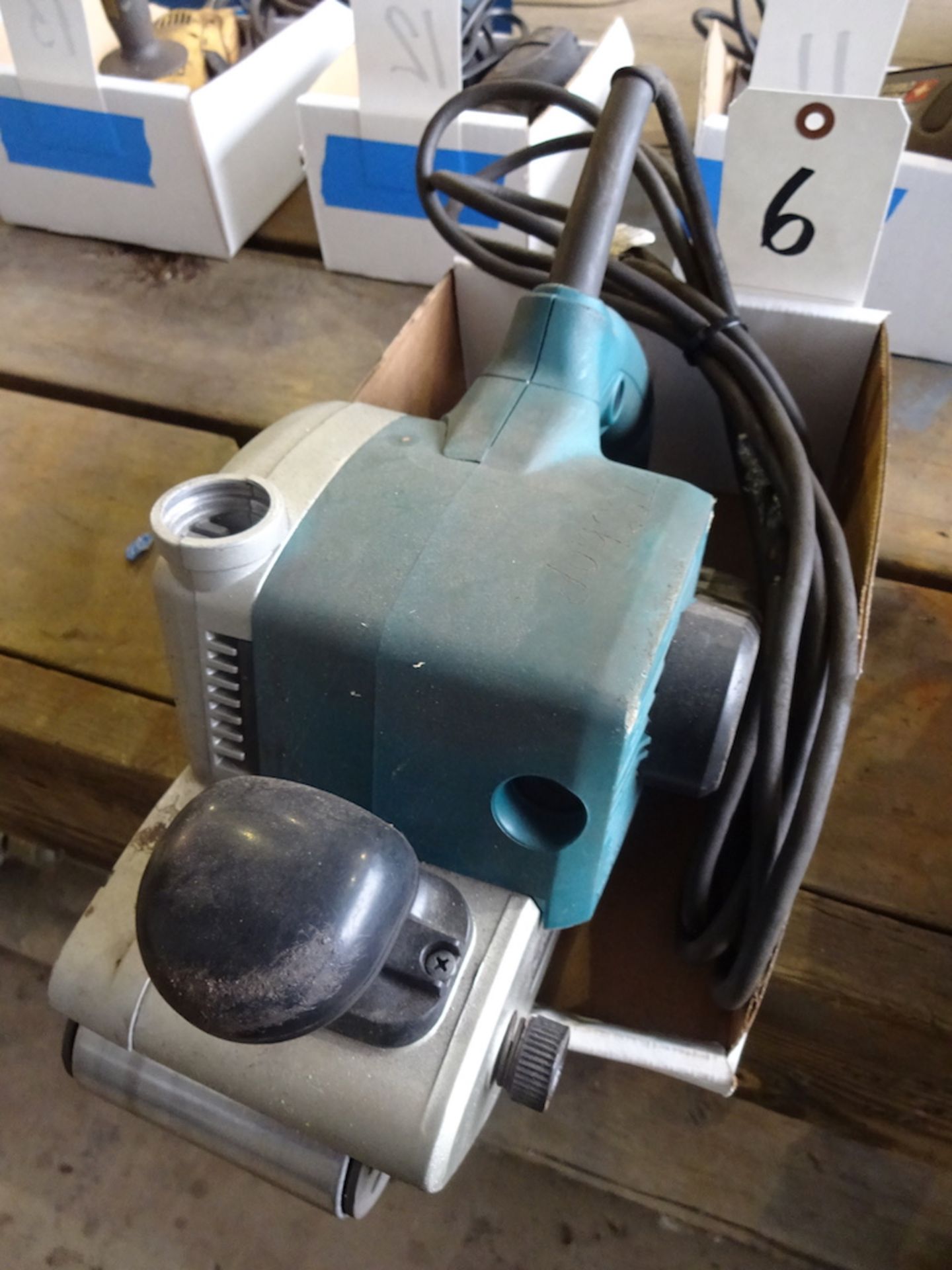 MAKITA MODEL 9403 4" X 24" BELT SANDER: S/N 200785G; 1640 FPM; 120V; 11 Amp; 60 Hz