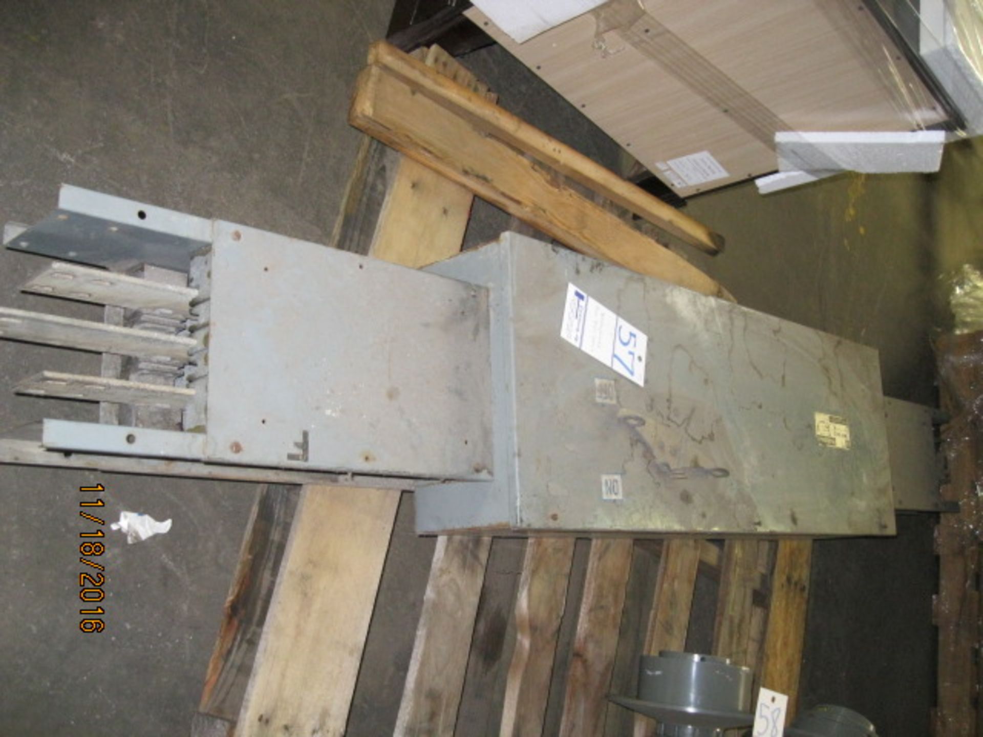 Westinghouse bus duct switch