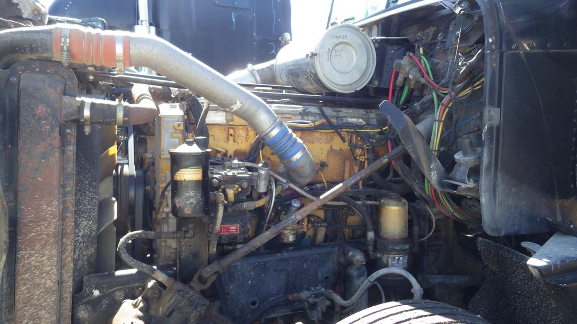 2004 Freightliner 10 spd Transmission, Cat engine, Vin# 1FUYDX4B34LB64371 Showing 305,607 Kms. Air - Image 23 of 27