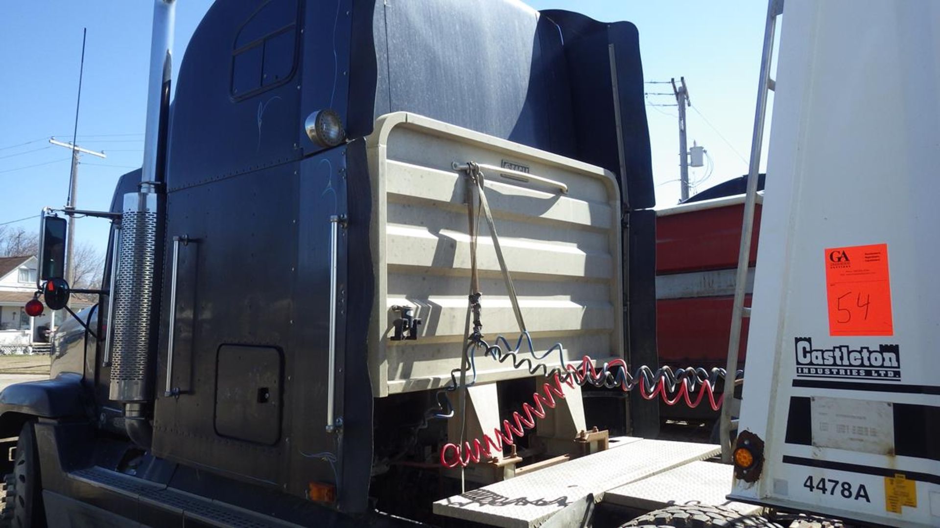 1996 Freightliner Vin# 2FUYDDYB1TA853691 GVWR 23,587 KG showing 049,759 Kms Eaton Fuller 15 spd - Image 3 of 23