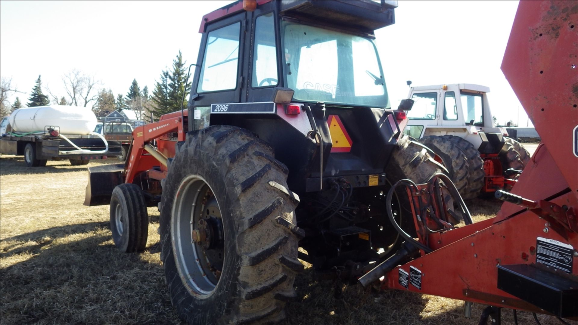 Case / International 2096 Power Shift 2 WD single wheel Vin# 9940599 with 3738 Hours showing, Radio, - Image 3 of 26