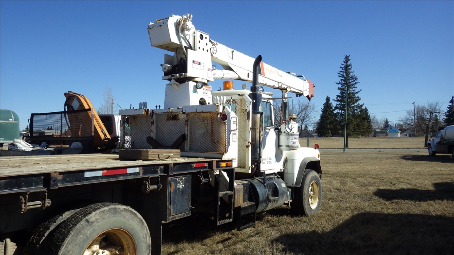 Diesel Mack Picker Truck showing 478,625 kms 2838 engine hours shows 2838 Vin# RD612S1604 Gross 23, - Image 12 of 26