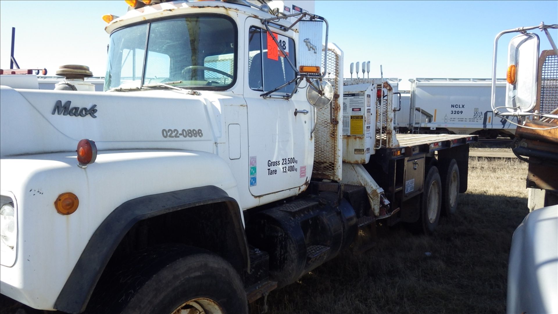 Diesel Mack Picker Truck showing 478,625 kms 2838 engine hours shows 2838 Vin# RD612S1604 Gross 23, - Image 2 of 26