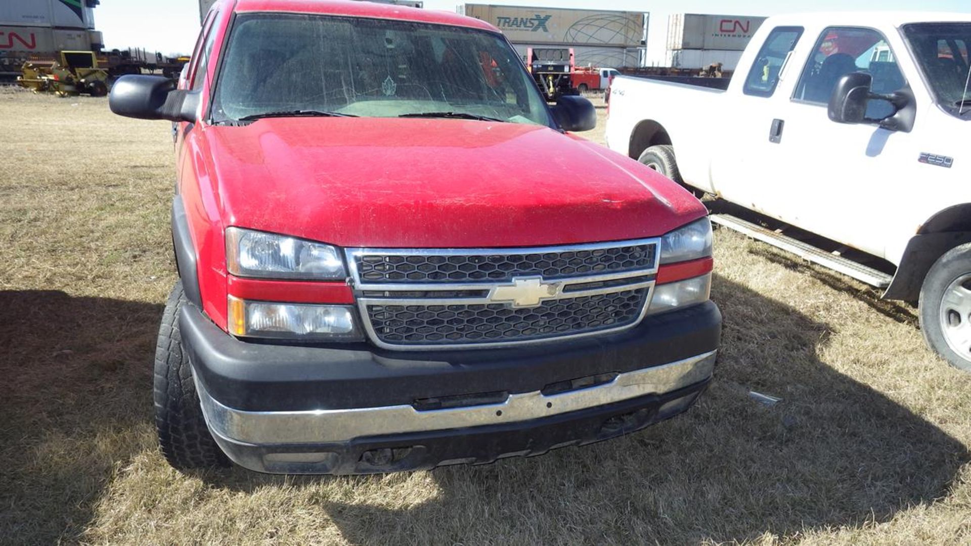 2005 Chev Silverado 2500HD crew cab 4 x 4 auto with 6.6L Duramax Diesel. Vin# 1GCHK23225F960382 - Image 8 of 19