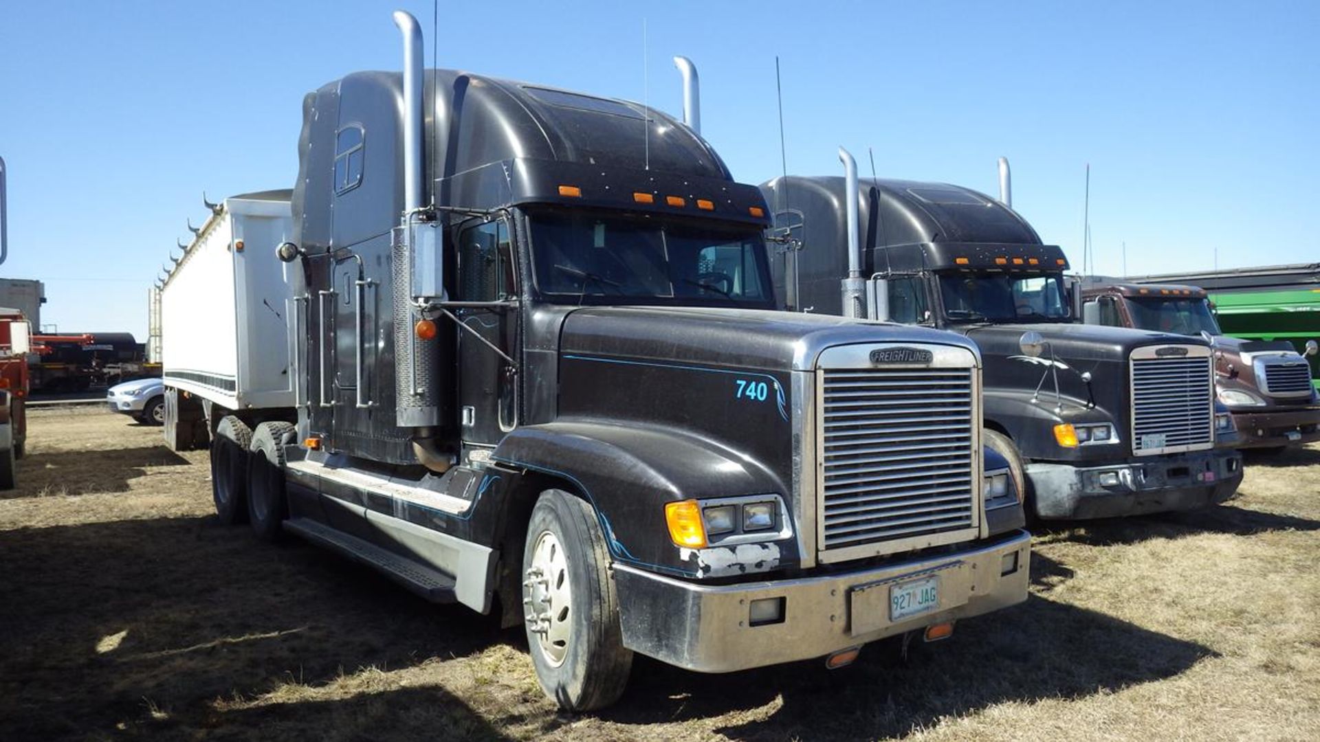 1996 Freightliner Vin# 2FUYDDYB1TA853691 GVWR 23,587 KG showing 049,759 Kms Eaton Fuller 15 spd - Image 6 of 23