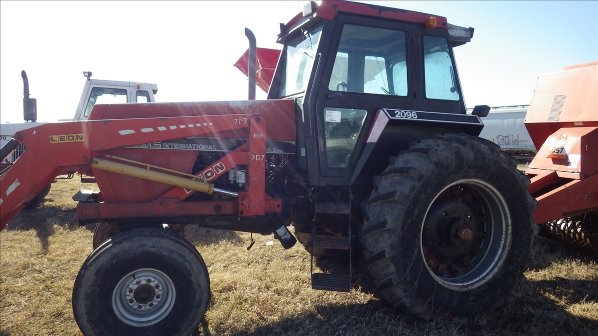 Case / International 2096 Power Shift 2 WD single wheel Vin# 9940599 with 3738 Hours showing, Radio, - Image 2 of 26