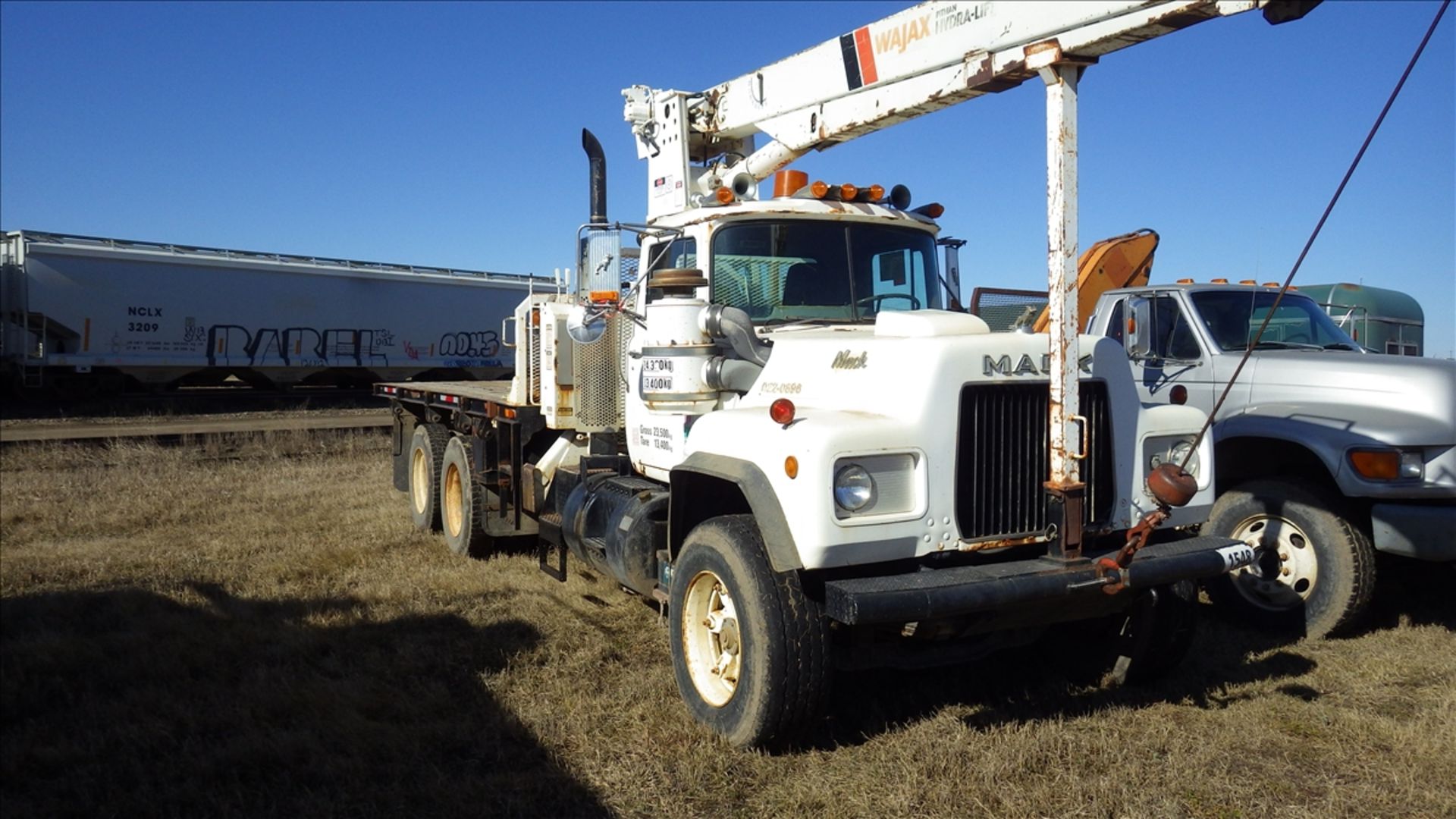 Diesel Mack Picker Truck showing 478,625 kms 2838 engine hours shows 2838 Vin# RD612S1604 Gross 23, - Image 15 of 26