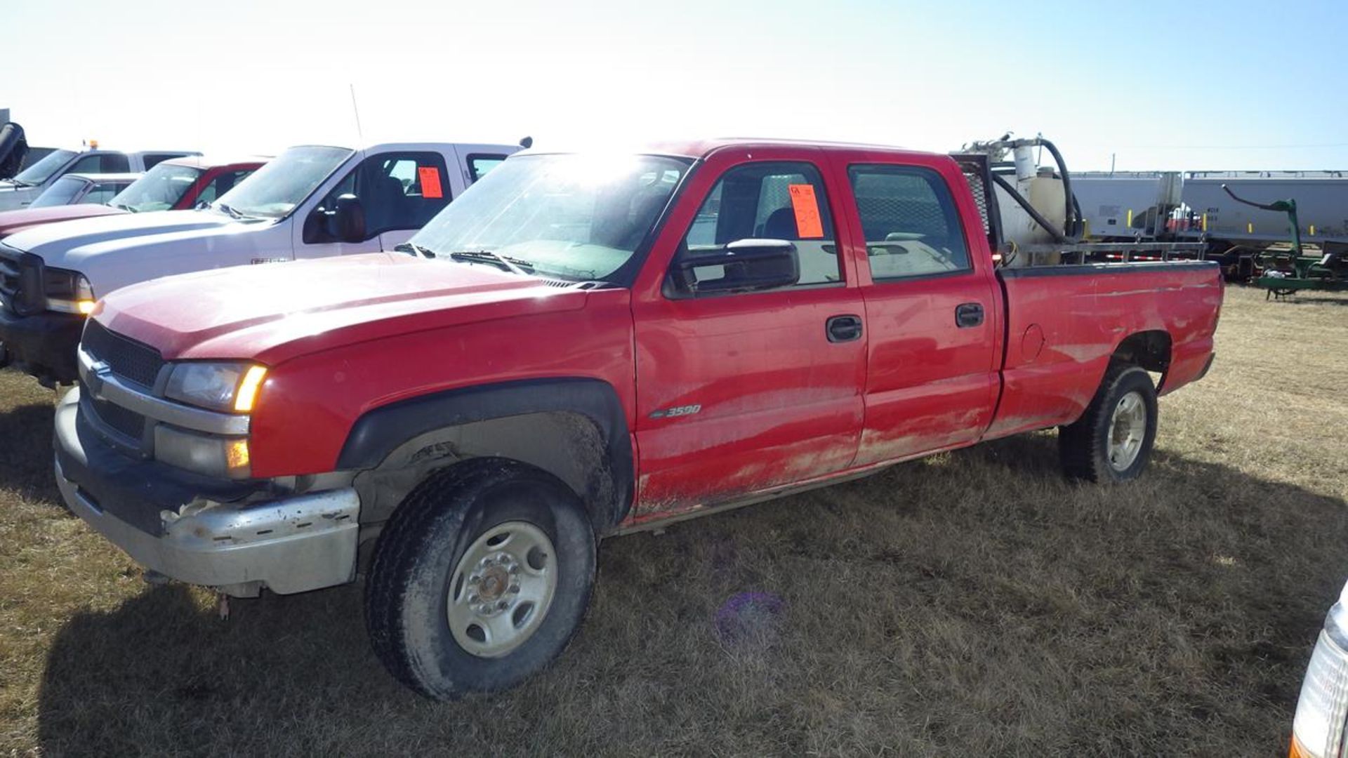 2004 Chev 3500 6.0L vortec V8 4 x 4 crew cab Vin# 1GBHK33G14F236199 showing 171,759 Kms and 4717.7 - Image 2 of 19