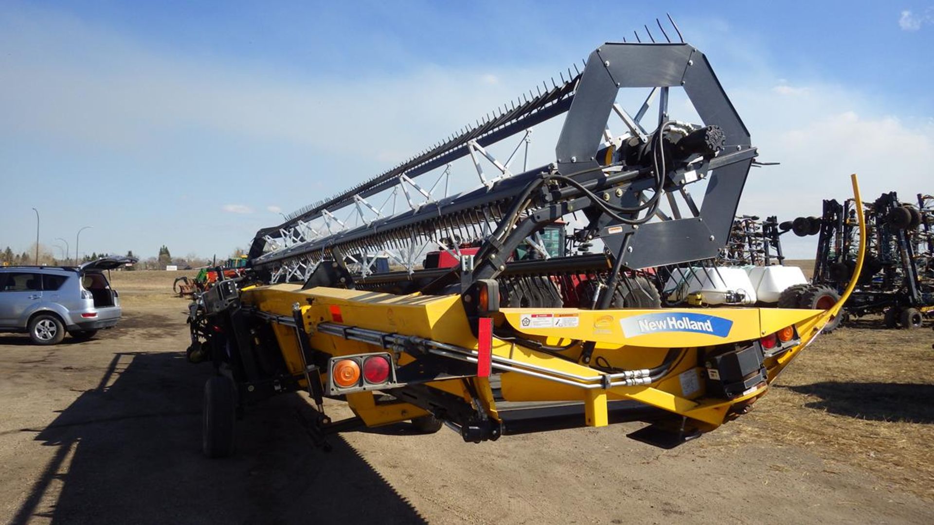 New Holland Combine Draper header with Pea auger, pickup reel. Model 94C Vin# 36GB081201 Approx 36'. - Image 6 of 8