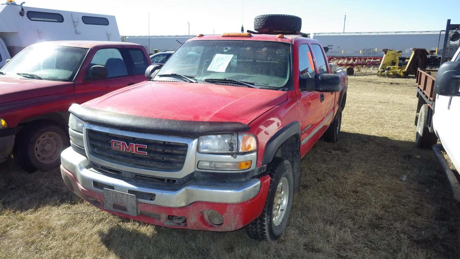 2005 GMC Sierra 2500 HD 6.0L Vortec V8 crew cab 4 x 4 Vin# 1GTHK23U75F874888 with Full power options