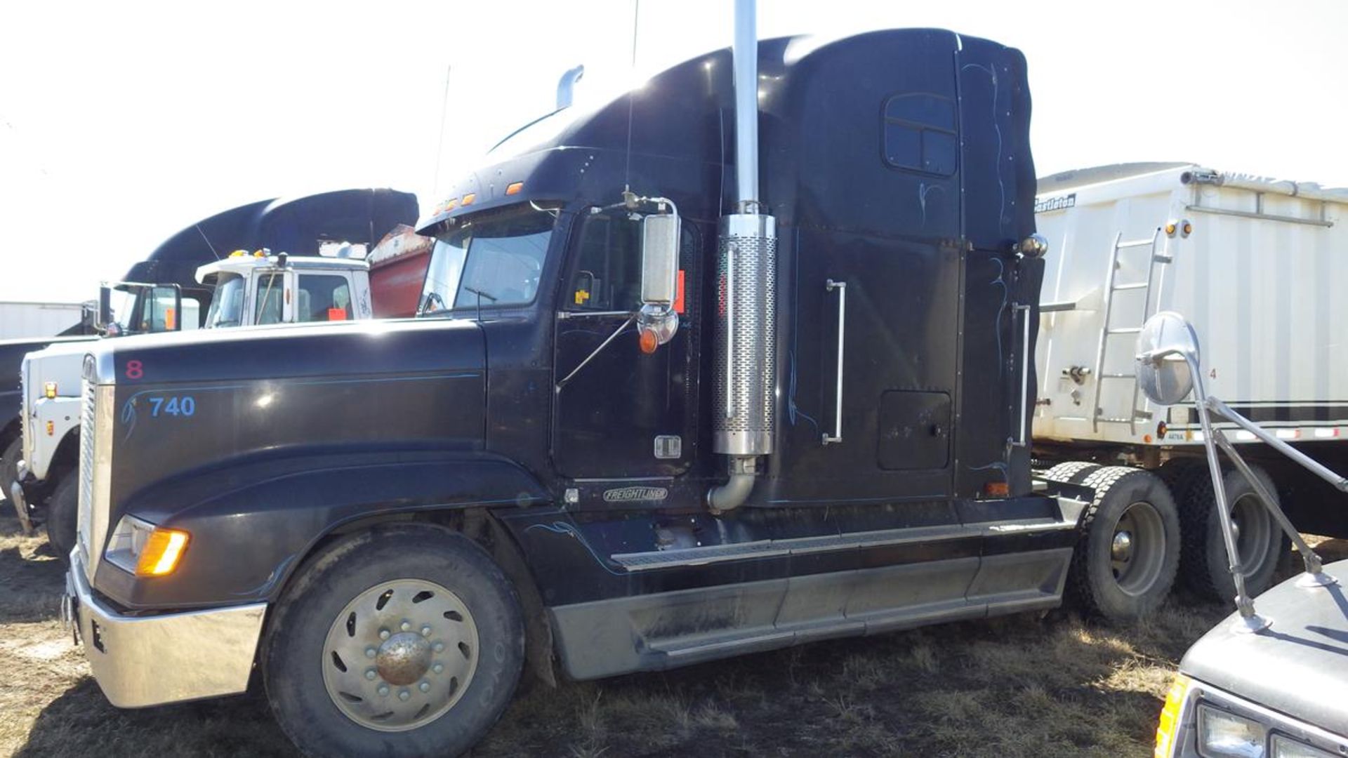 1996 Freightliner Vin# 2FUYDDYB1TA853691 GVWR 23,587 KG showing 049,759 Kms Eaton Fuller 15 spd - Image 2 of 23