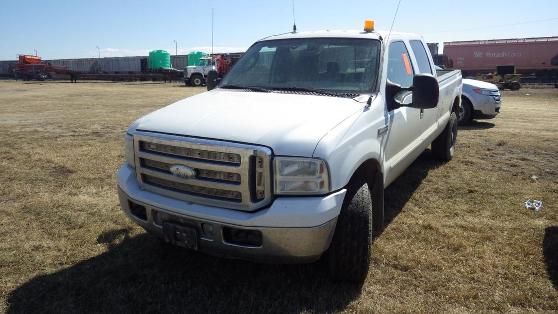 2006 Ford F350 FX4 Crew Cab 4 x 4 5.4L V8 Auto showing 263,337 Kms Vin# 1FTWW31516ED49829 263,337 - Image 2 of 22