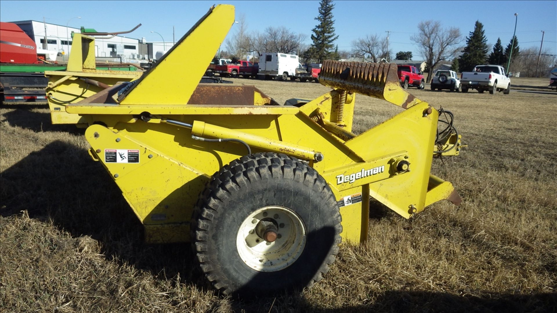 Degelman Siognature 805 Rock picker approx 6' width, hydraulic, tires Goodyear 16.5L - 16.1SL - Image 7 of 9