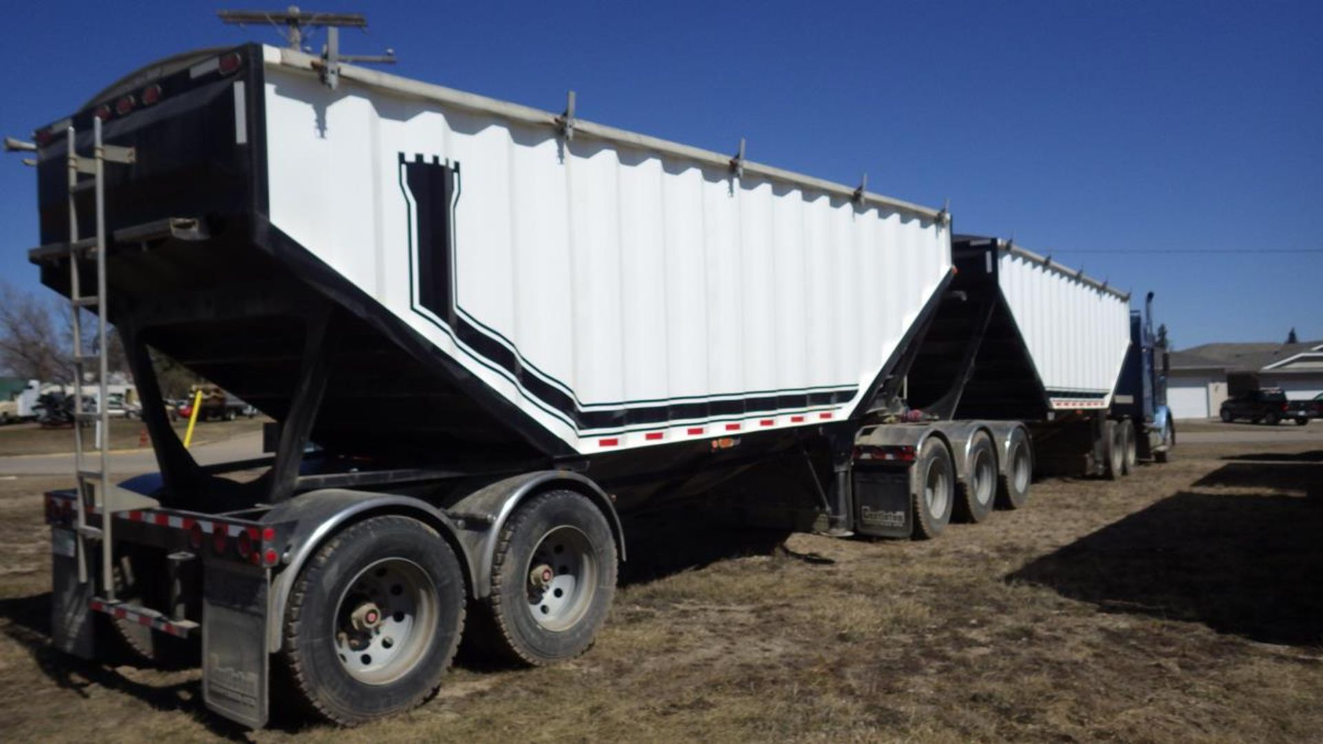 Castleton Ind. Super "B" trailers Front trailer 2013 Vin# 2C9B3S6D0DSL33748 tires 11R24.5 Rear - Image 11 of 11