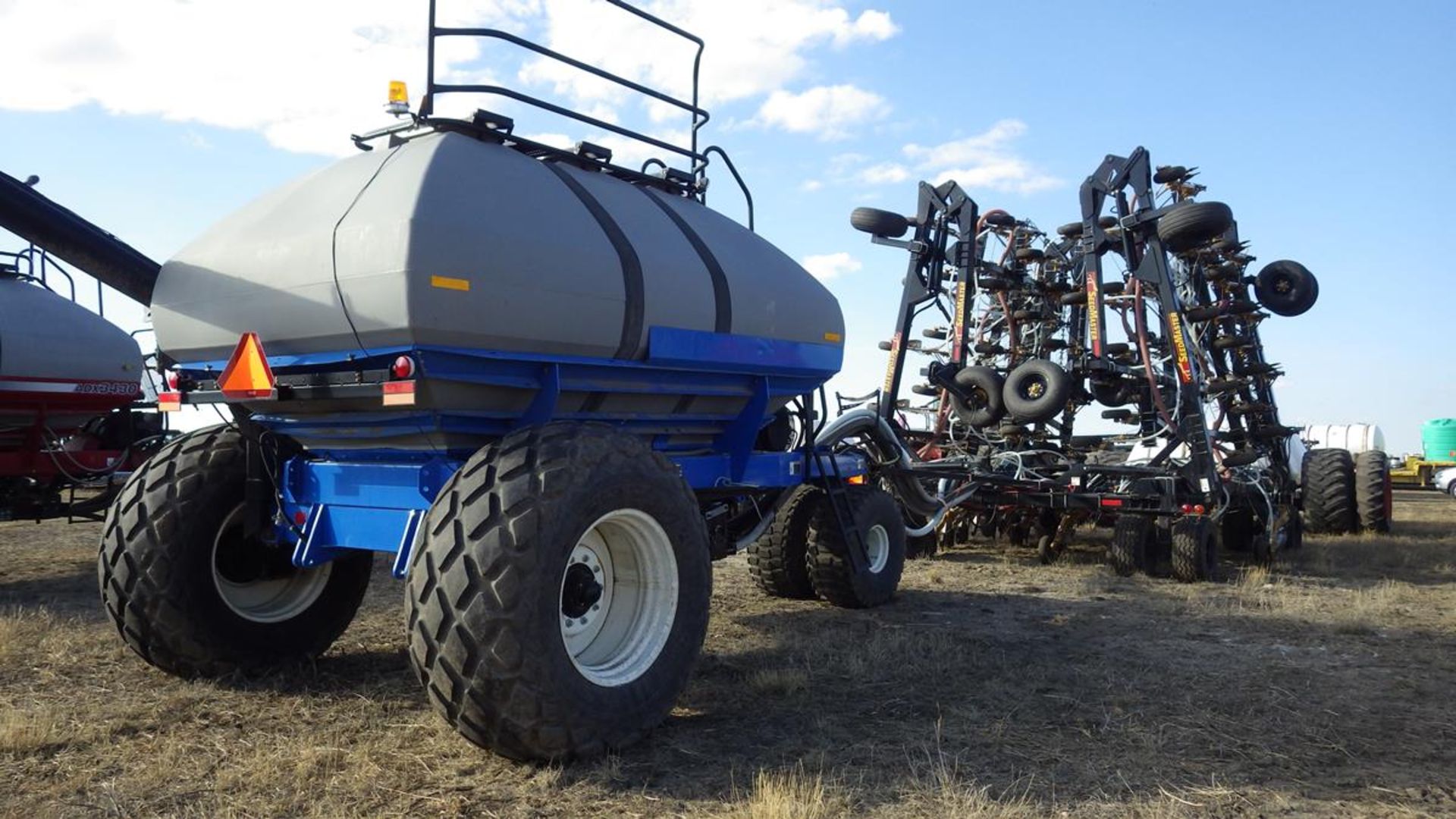 Valley Systems dual tank liquid cart. Dual wheels tires inside dual 30.5LR32 outside dual 18.4-38 - Image 12 of 15