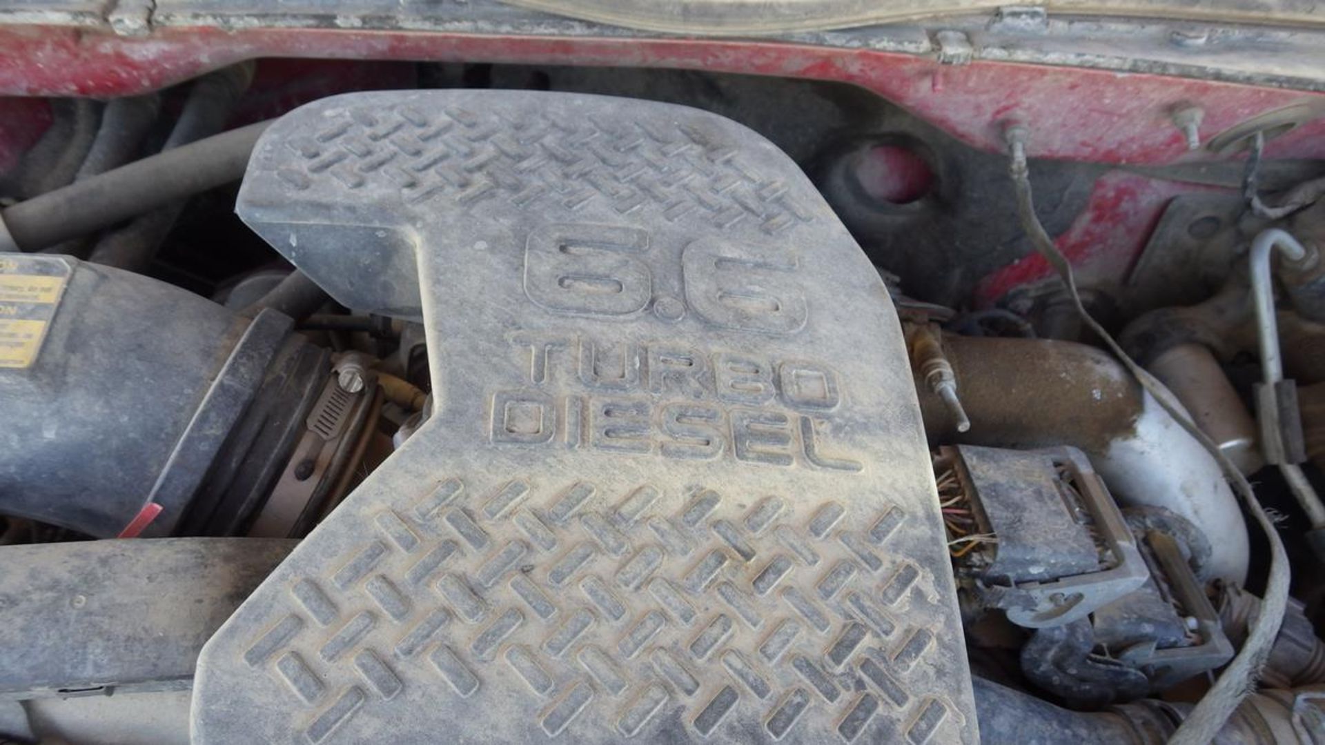 2005 Chev Silverado 2500HD crew cab 4 x 4 auto with 6.6L Duramax Diesel. Vin# 1GCHK23225F960382 - Image 17 of 19