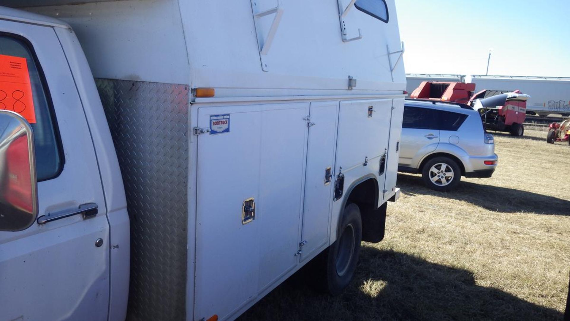 Service Truck...1995 Ford F350 regular cab auto RWD dually with air, tilt, cruise, dual fuel - Image 2 of 21