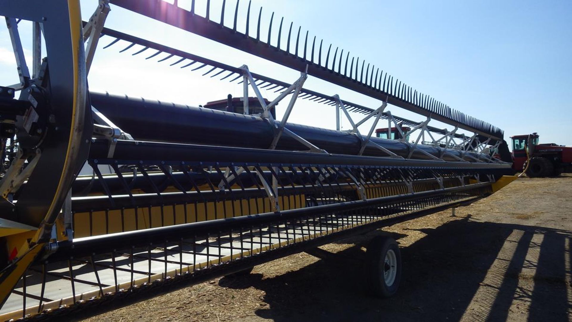 New Holland Combine Draper header with Pea auger, pickup reel. Model 94C Vin# 36GB081197 Approx 36'. - Image 10 of 10