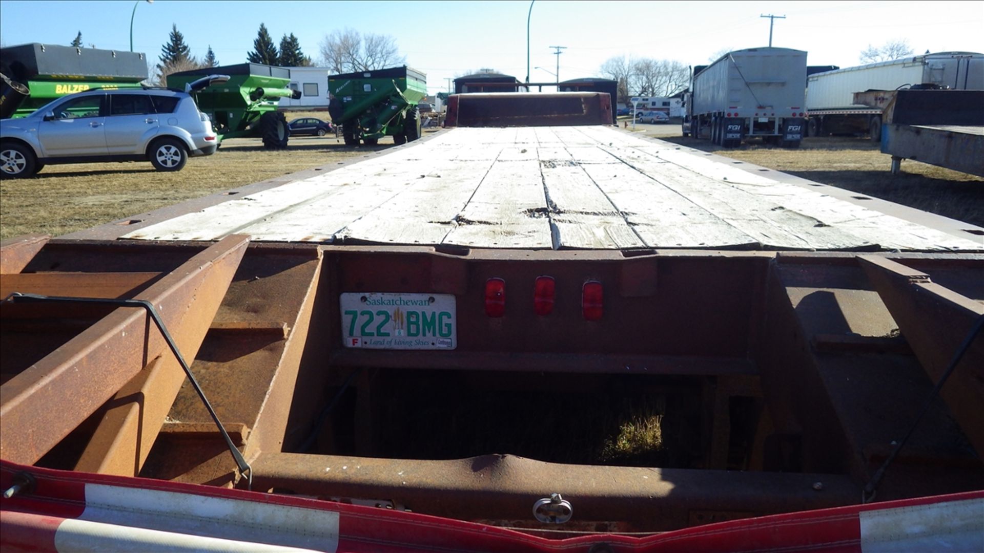 Beaver tail drop deck equipment trailer with flip up side deck extensions and rear flip down - Image 5 of 8