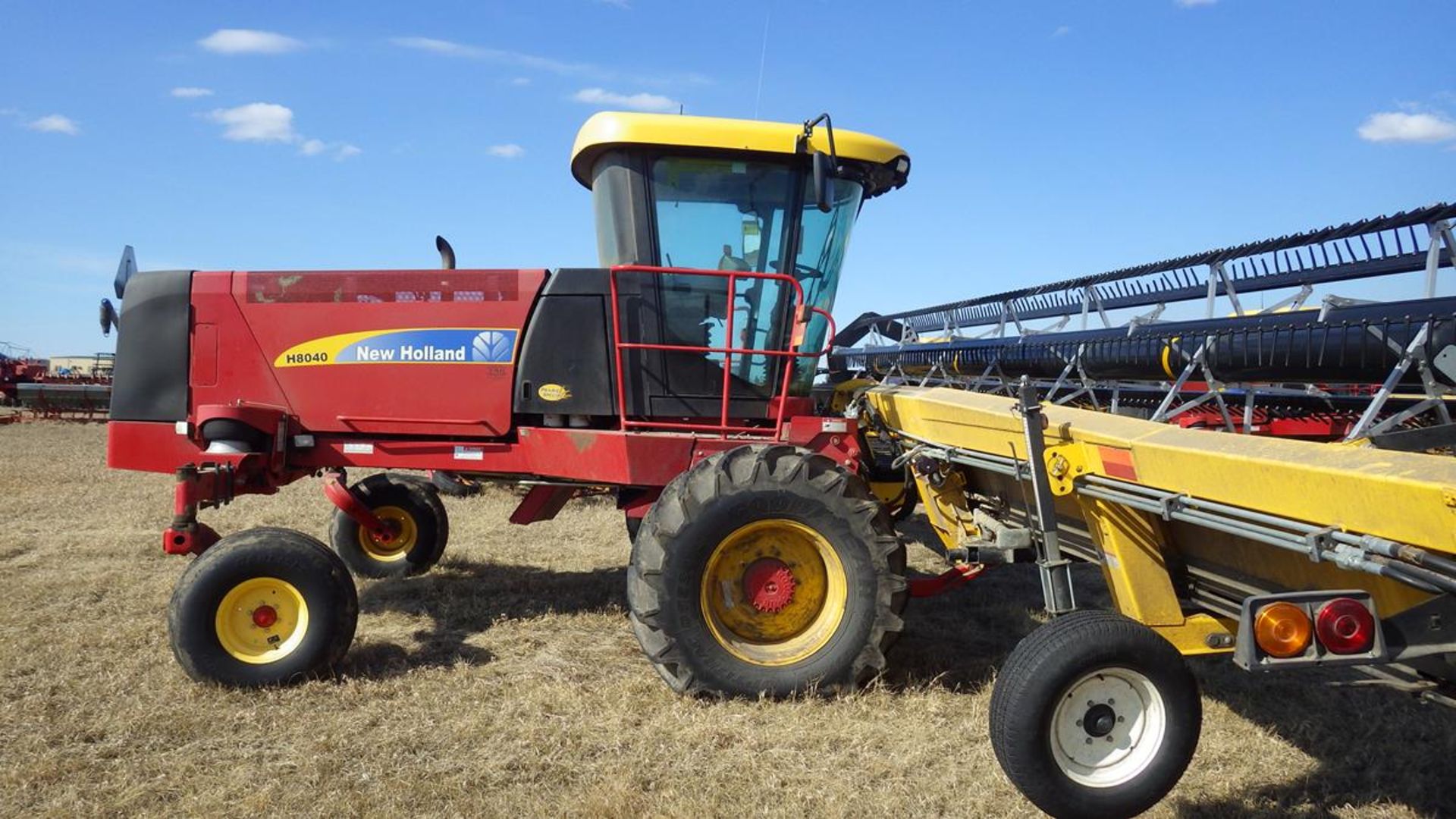 2012 New Holland H8040 Self Propelled swather with 36' Header. Swather Vin# YCG668124 Header Vin# - Image 5 of 14