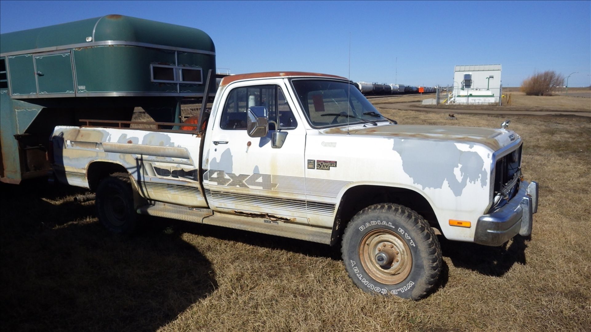 1990 Power Ram 2500 4 x 4 Cummins Diesel with shows 286,727 Kms. Vin# 1B7KM2686LS741686, 8510 lbs - Image 3 of 16