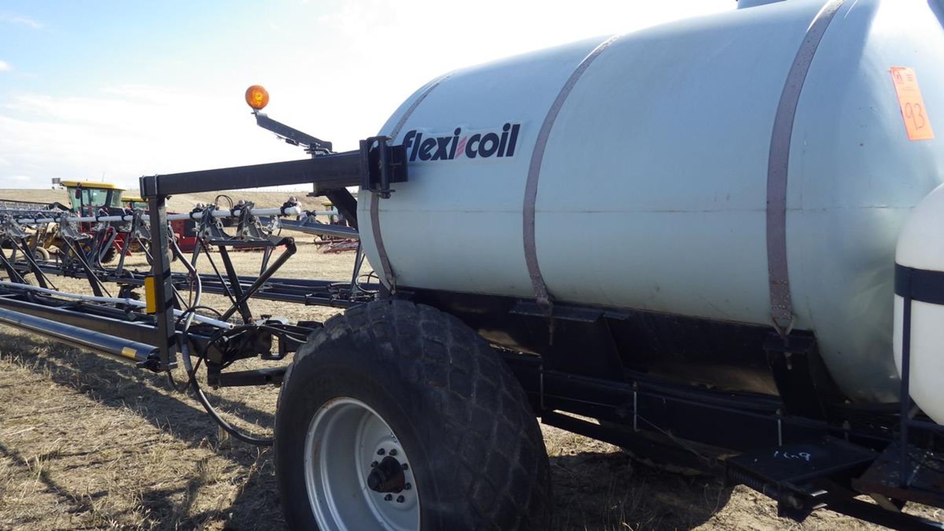 Flexi-Coil 67XL Sprayer Vin# 567XL-108006-02 tank is approx 1250 imp Gal, sprayer width is approx - Image 5 of 9