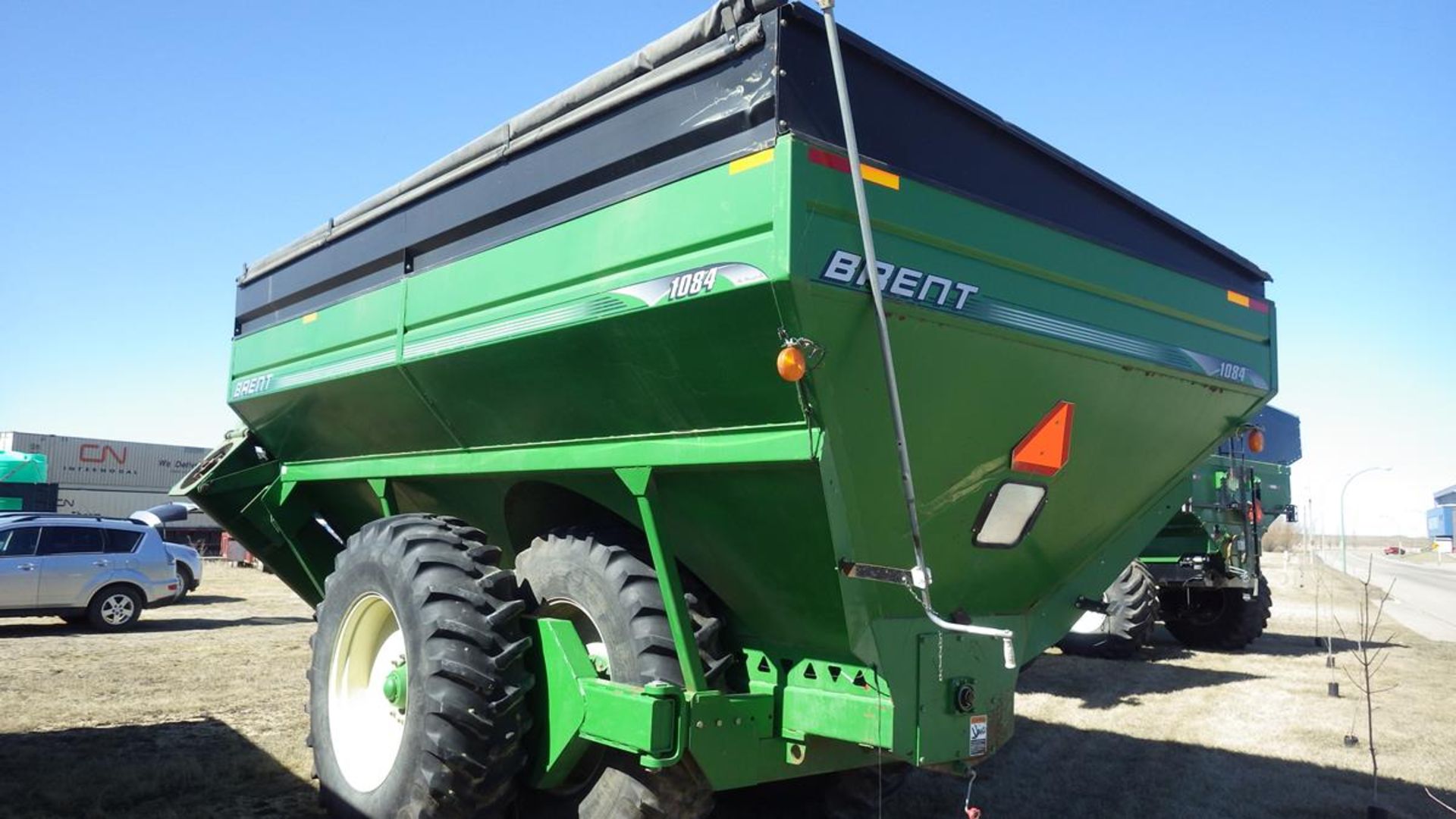 Brent Avalanche grain cart with roll top cover, walking tandem axle and approx 19 inch discharge - Image 5 of 6