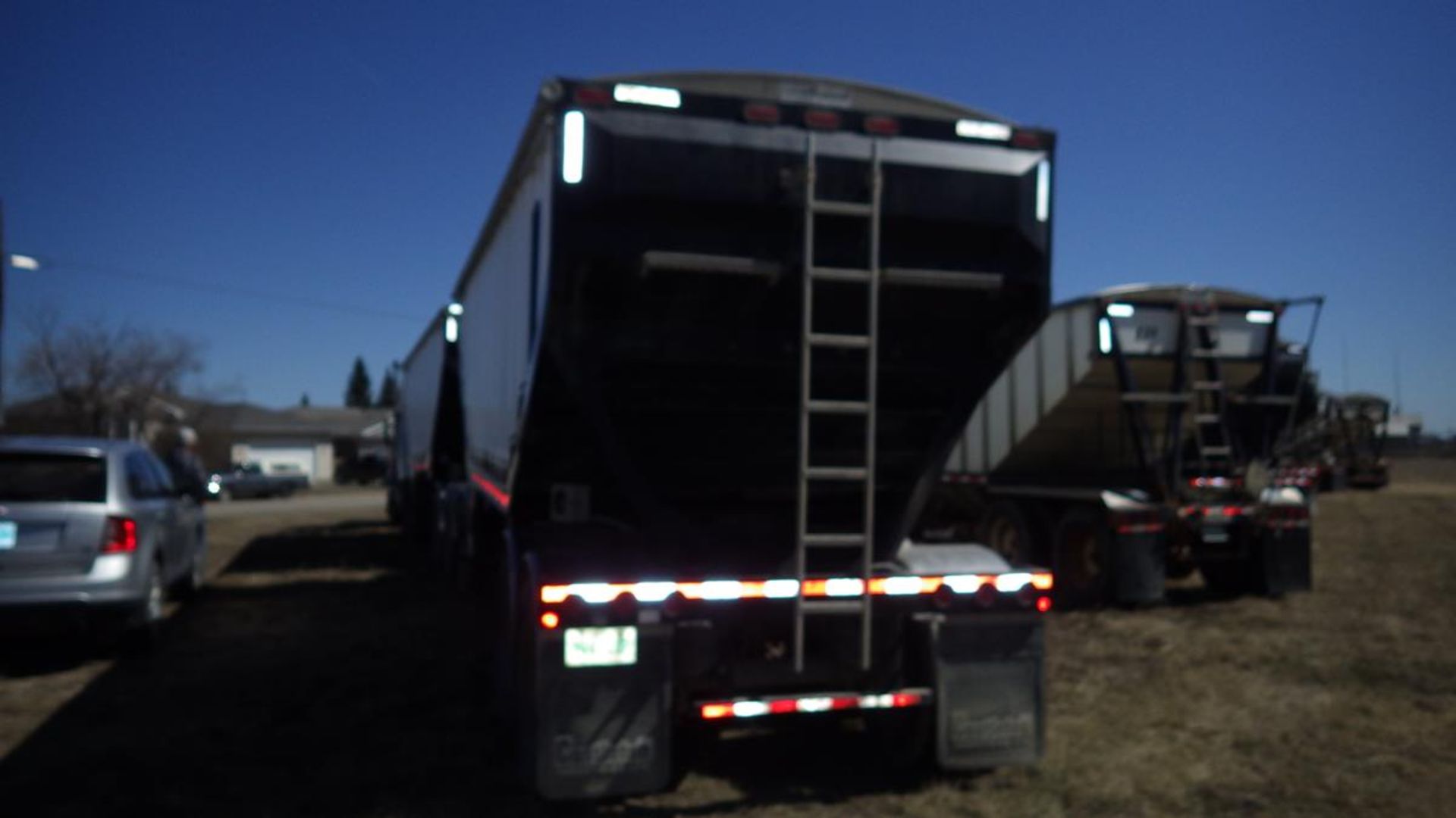 Castleton Ind. Super "B" trailers Front trailer 2013 Vin# 2C9B3S6D0DSL33748 tires 11R24.5 Rear - Image 10 of 11