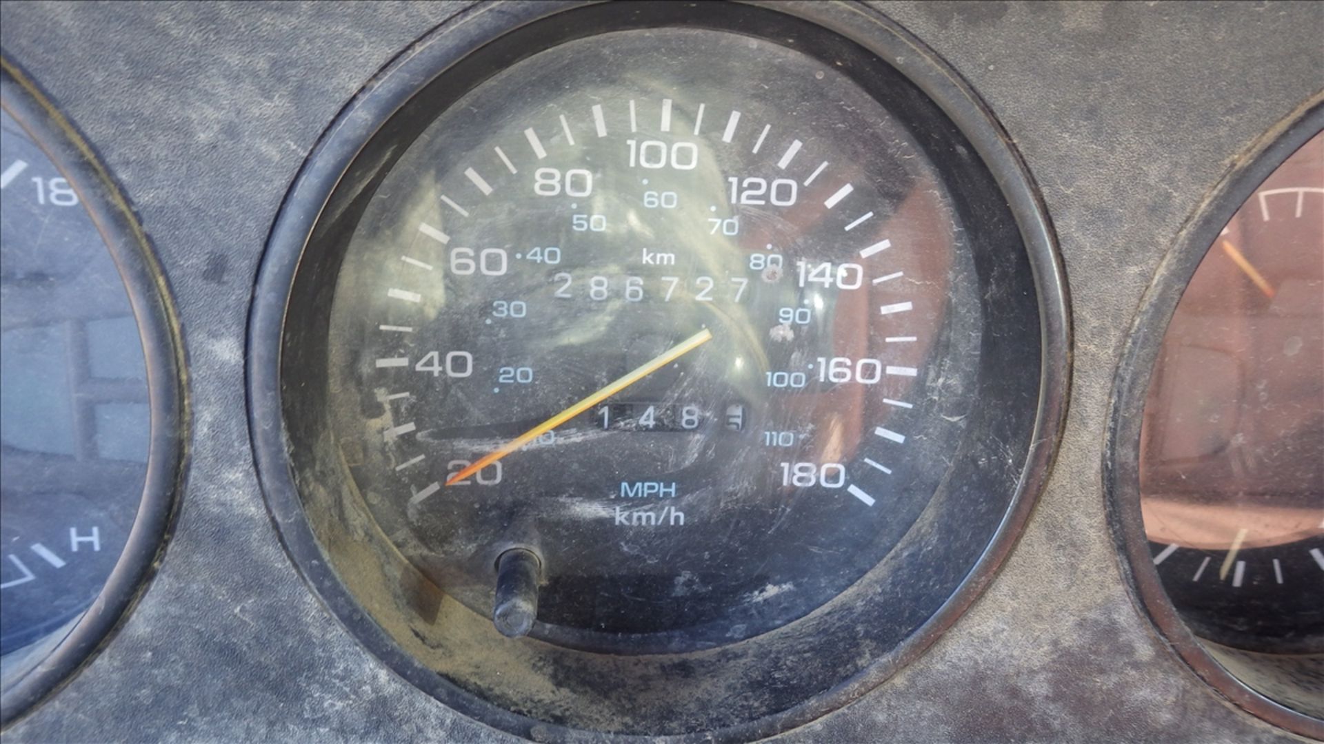 1990 Power Ram 2500 4 x 4 Cummins Diesel with shows 286,727 Kms. Vin# 1B7KM2686LS741686, 8510 lbs - Image 11 of 16