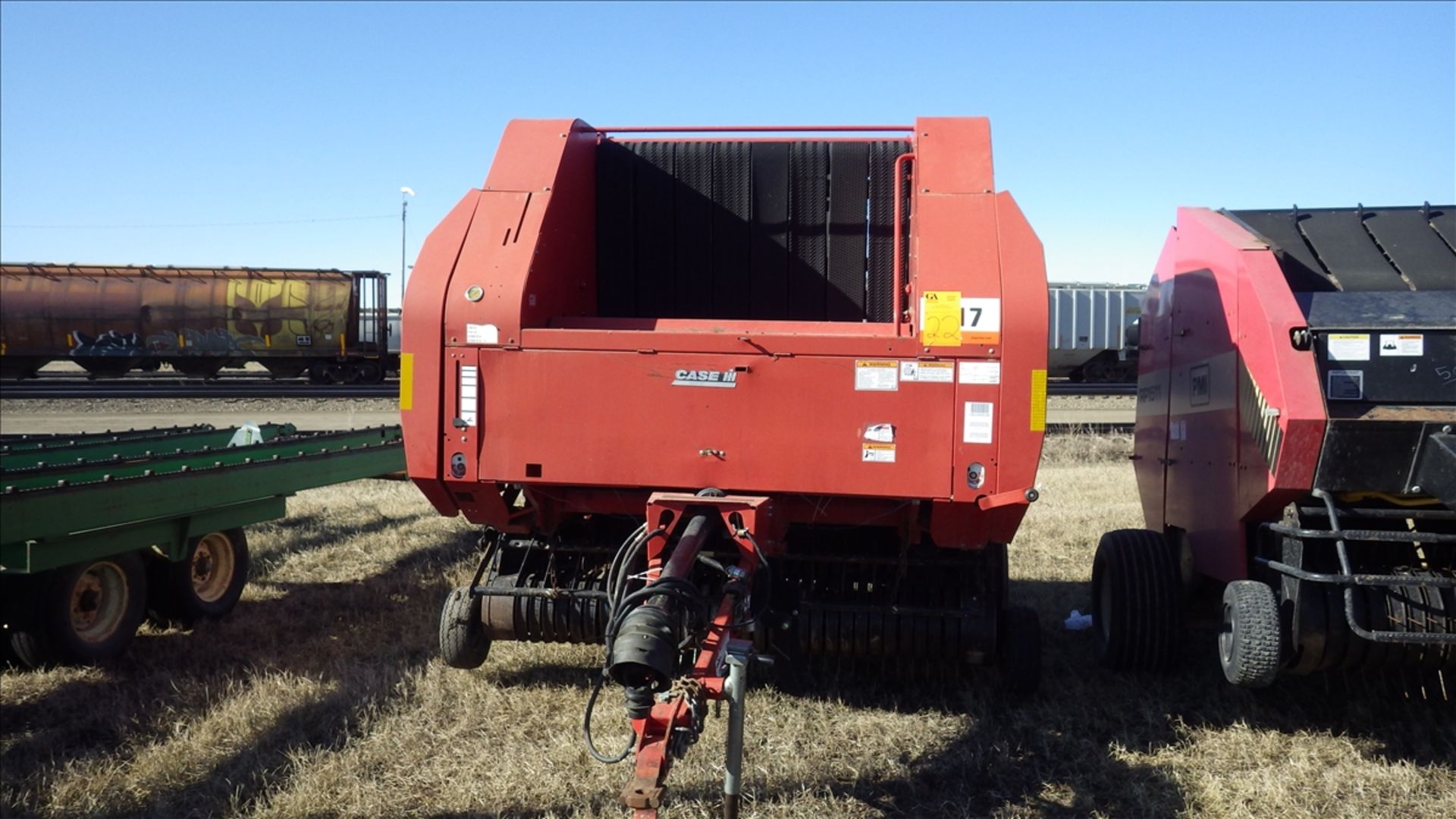 RBX 562 Case IH round Baler, twine wrap, Monitors included. Tire Size 14L - 15.1SL
