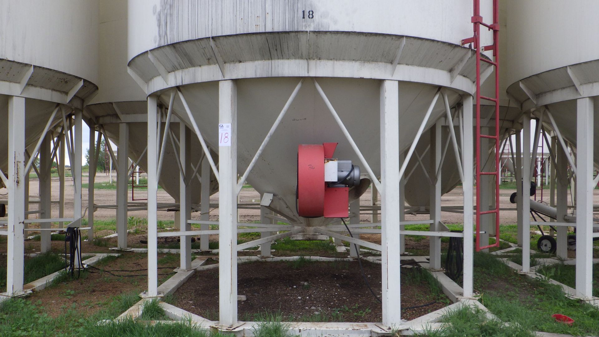 Meridian (Friesen) Grain Bin model 1620CE app 4000 bushel bin smoothskin epoxy lined, incl aeration - Image 2 of 5