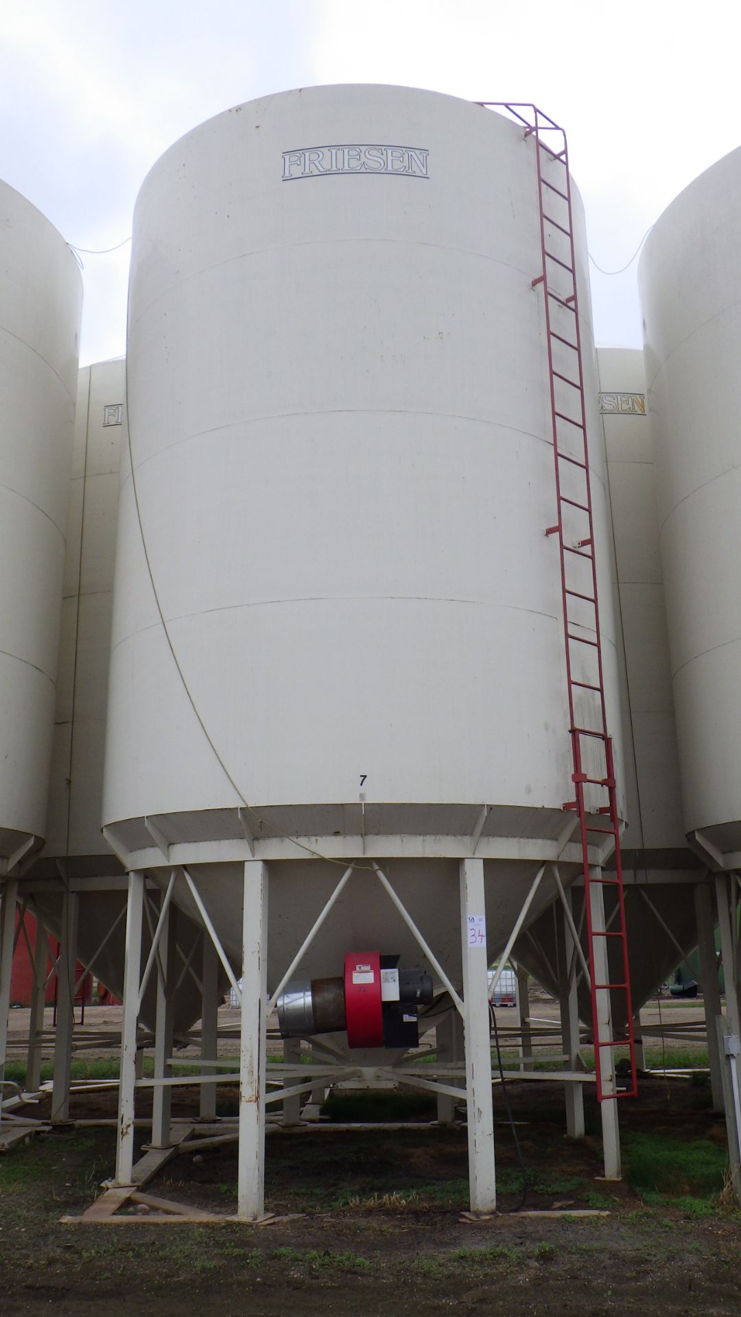 Meridian (Friesen) Grain Bin model 1620CE app 4000 bushel bin smoothskin epoxy lined, incl aeration