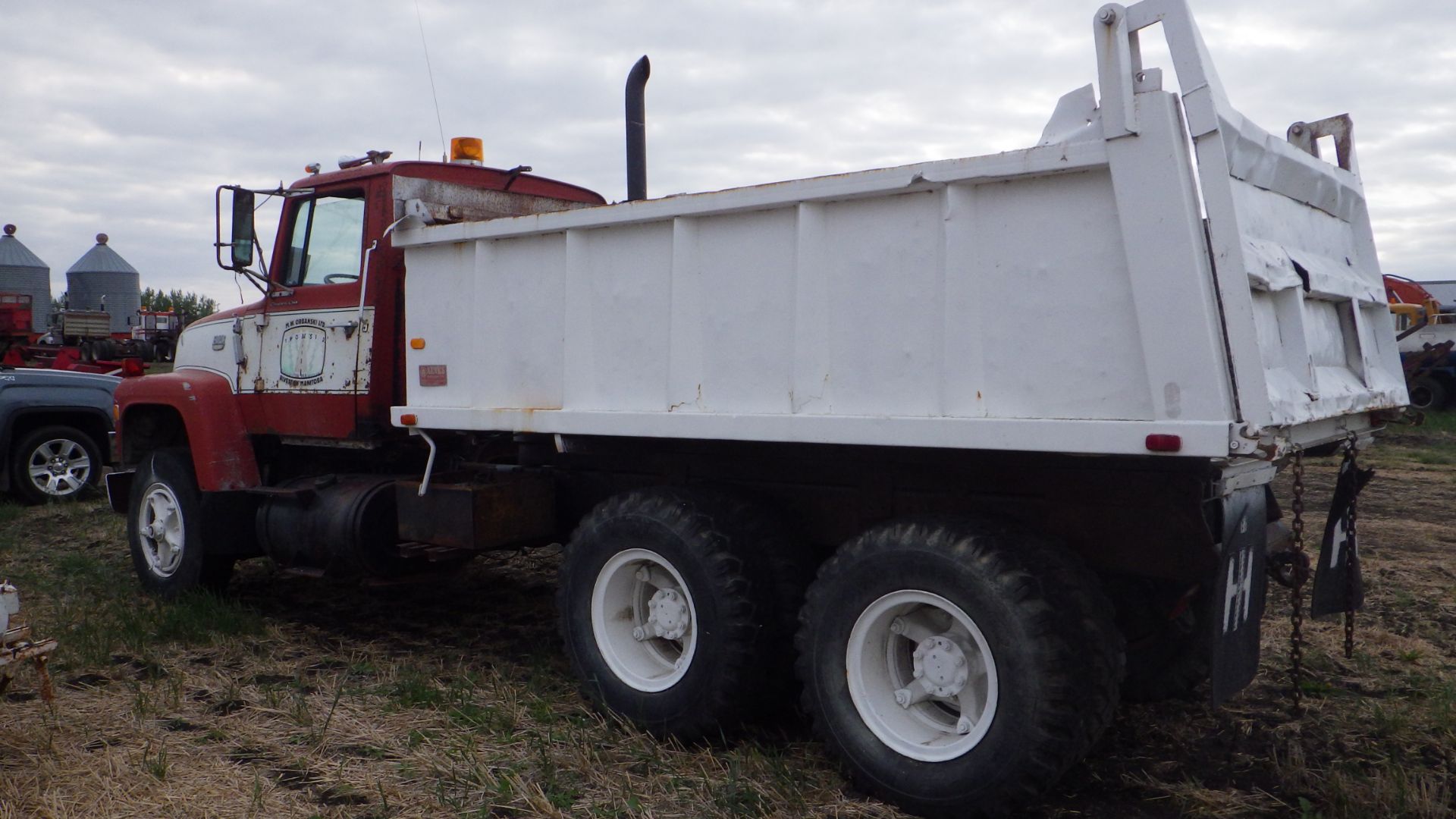 Ford 9000 Tandem Gravel Truck 165,700 miles SNU910VV75106 - Image 4 of 7